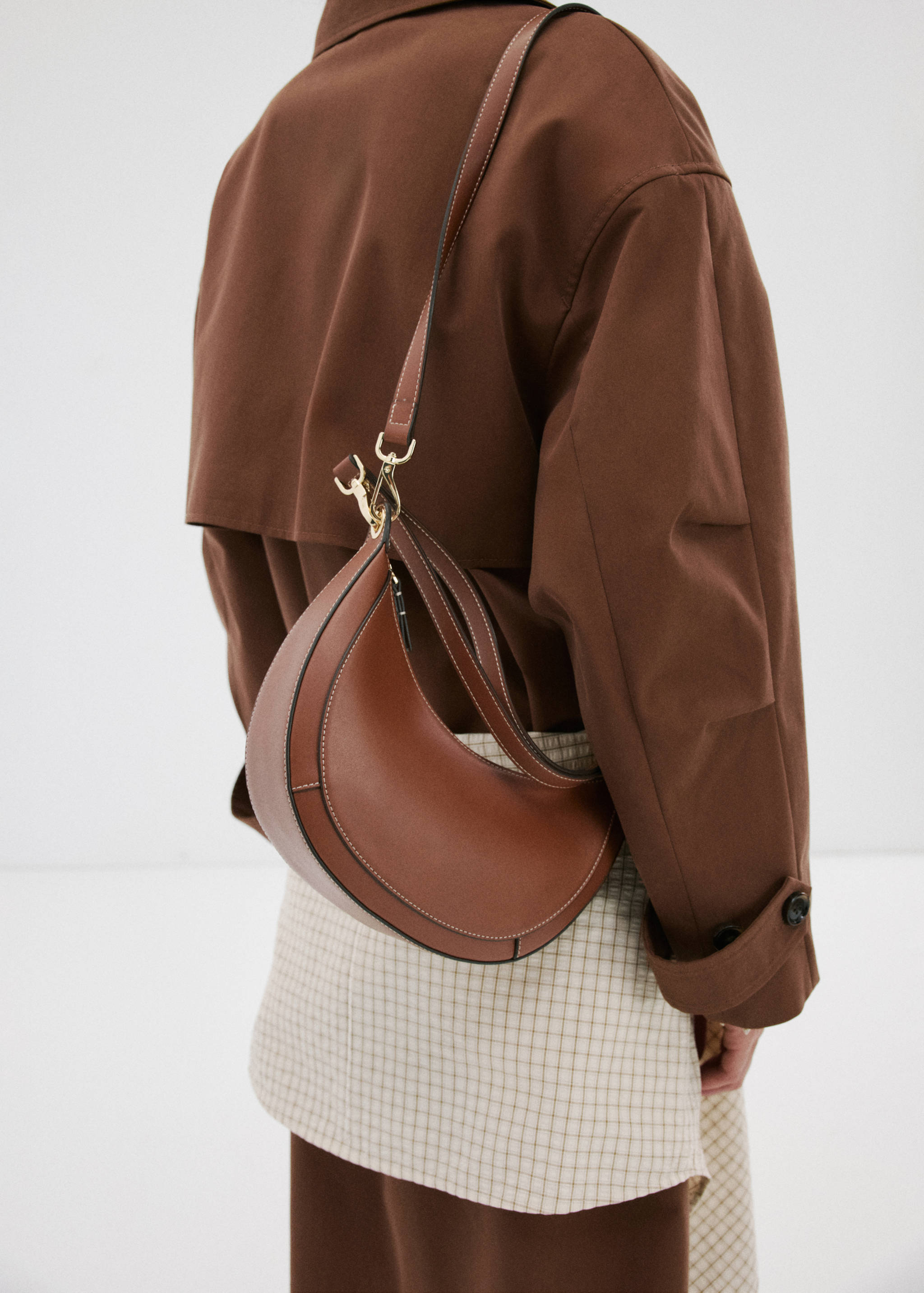 Oval shoulder bag - Details of the article 9