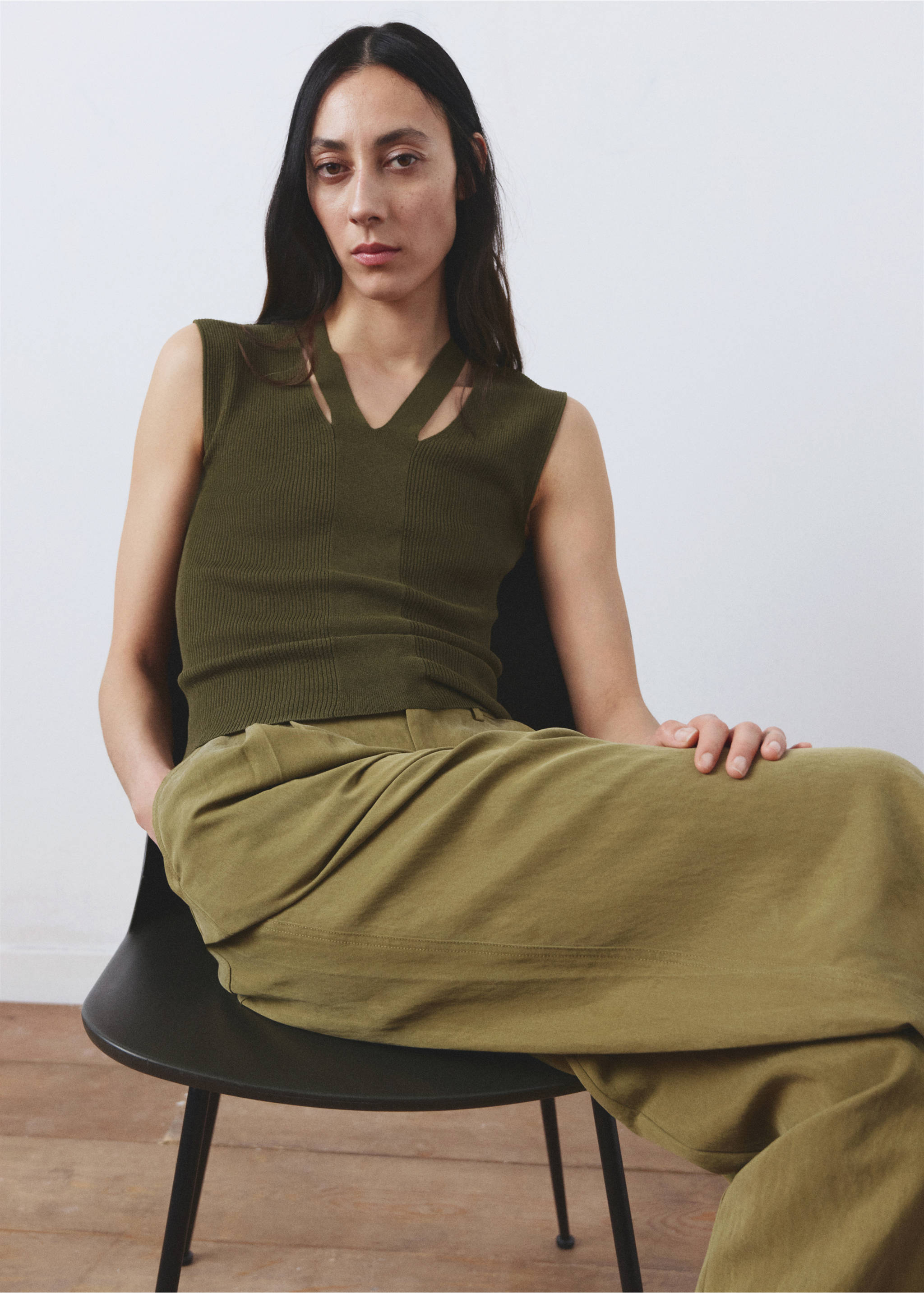 Fine knit top with combined collar - Medium plane, Khaki. Ref: 27075823-00.