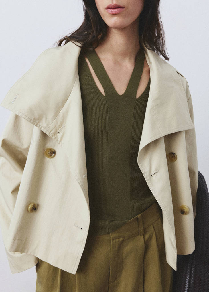 Fine knit top with combined collar — Khaki