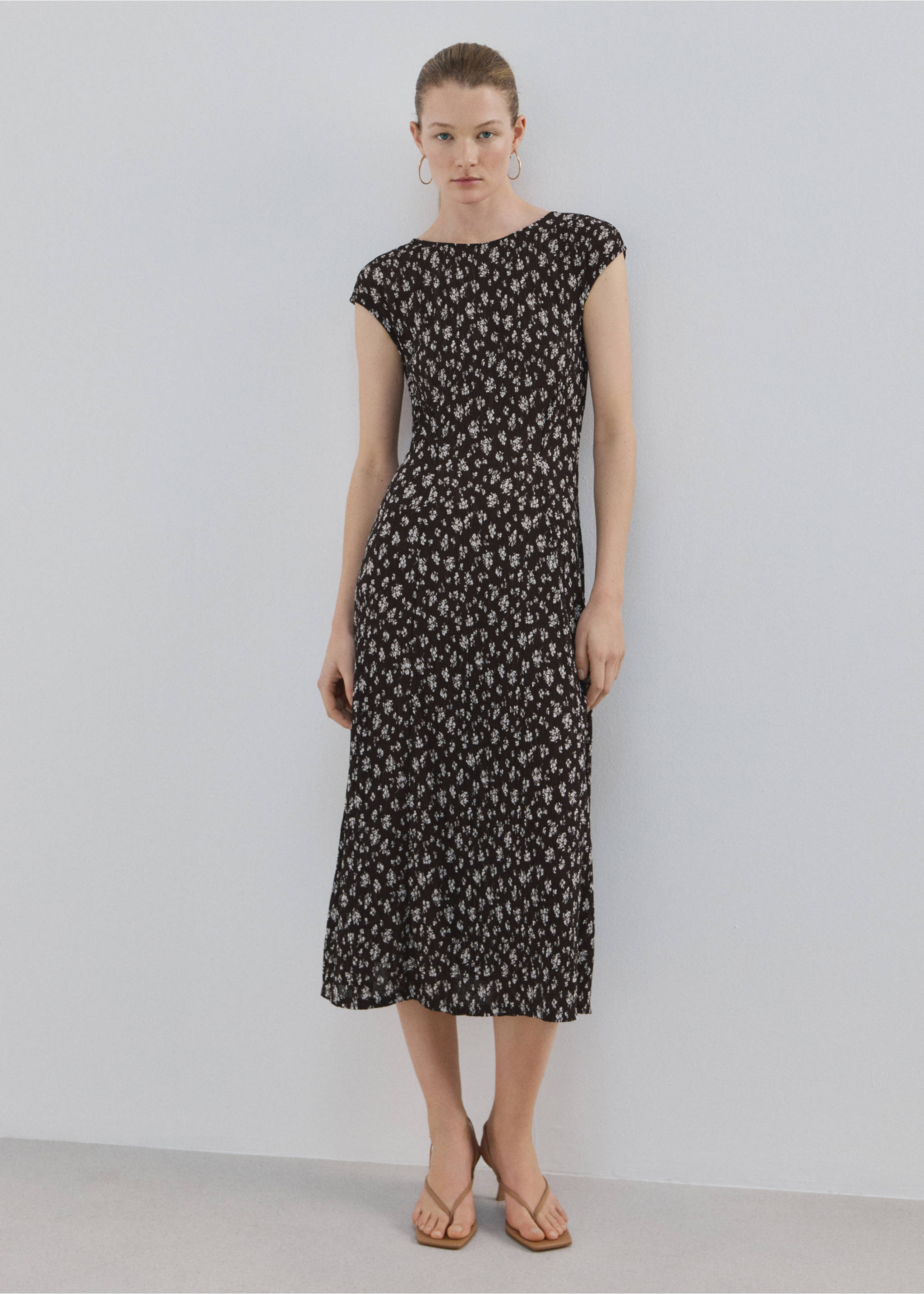 Vestido midi estampado floral - Plano general, Marrón. Ref: 27075824-00.