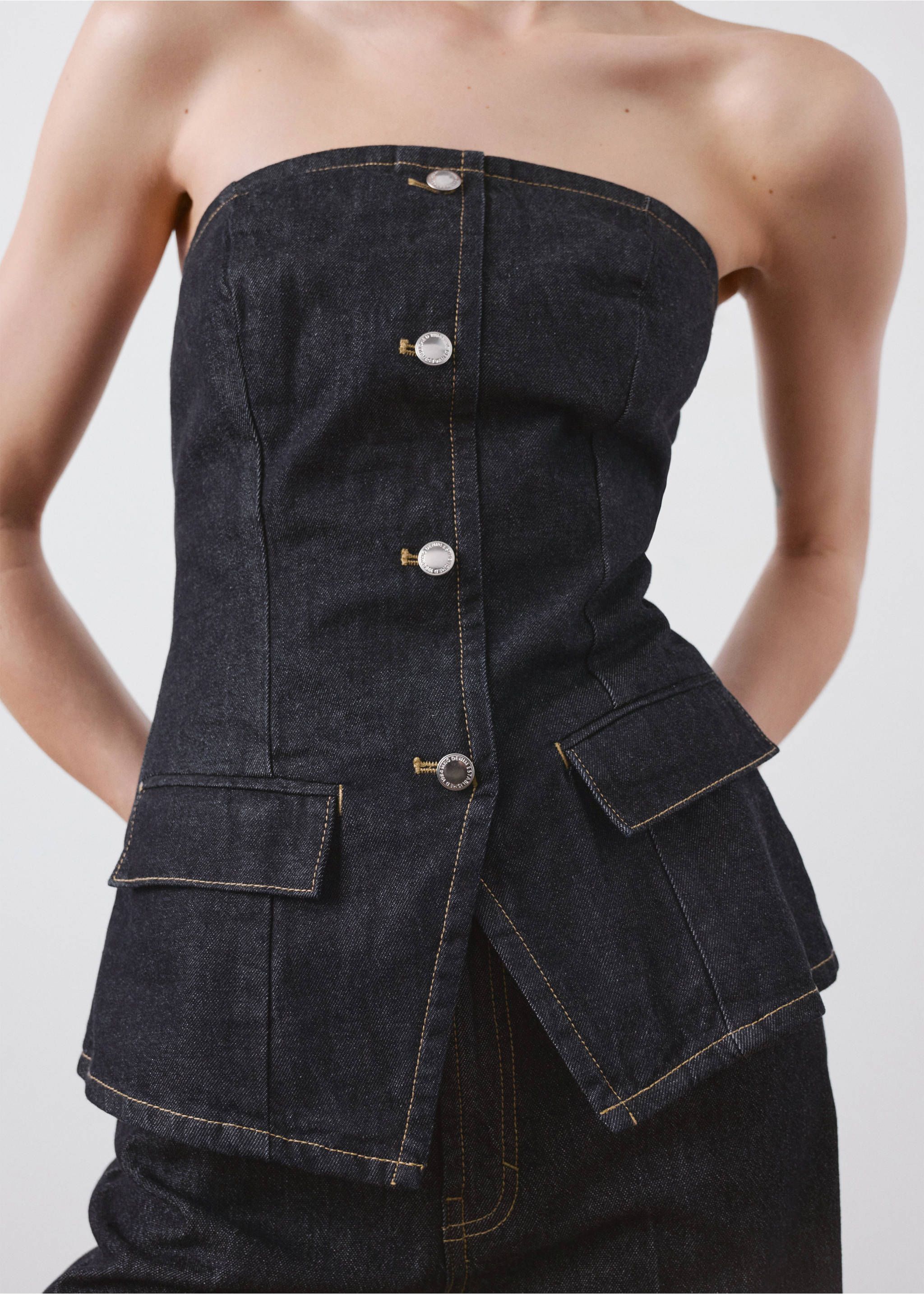 Strapless denim top - Details of the article 6, Open Blue. Ref: 27075825-00.