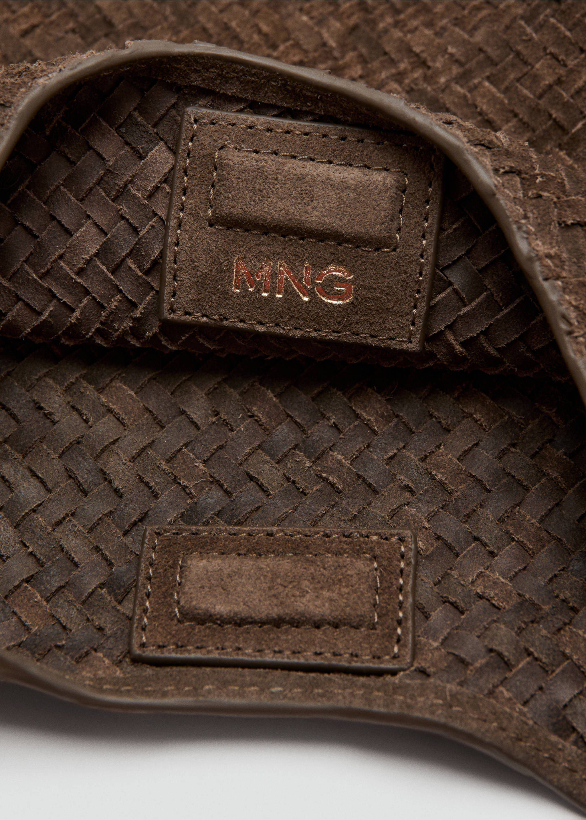 Braided leather shoulder bag - Details of the article 1, Brown. Ref: 27075834-00.