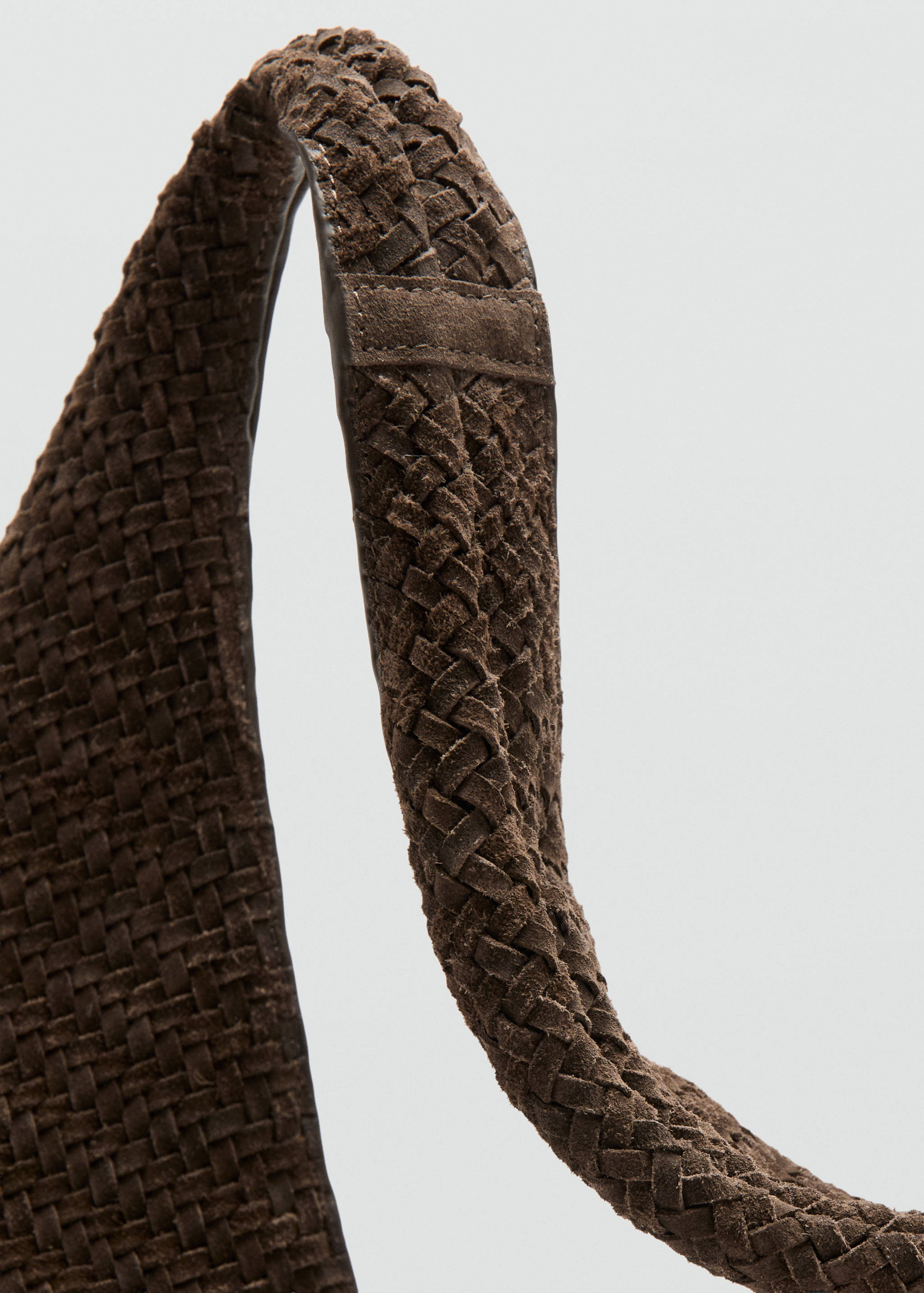 Braided leather shoulder bag - Details of the article 2