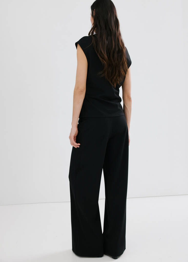 Straight-fit trousers with elastic waist — Black