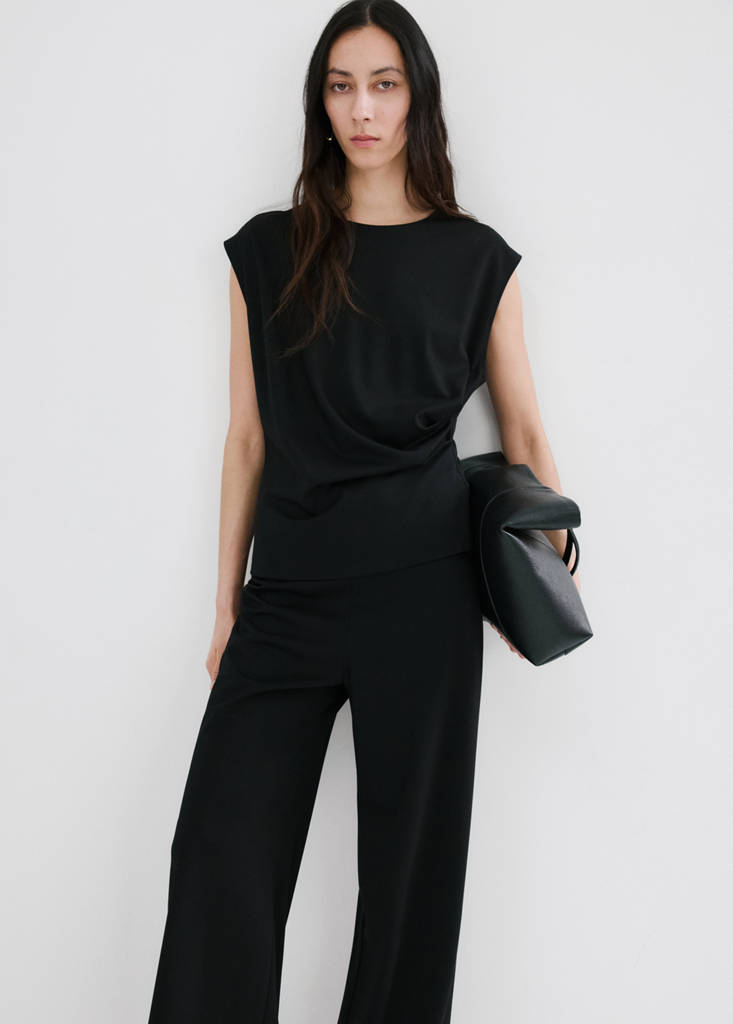 Straight-fit trousers with elastic waist — Black