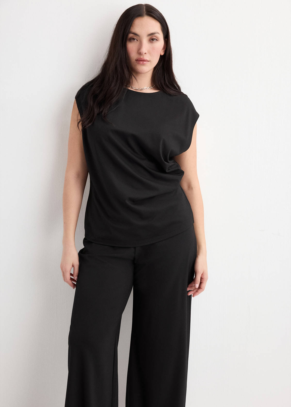 Straight-fit trousers with elastic waist — Black
