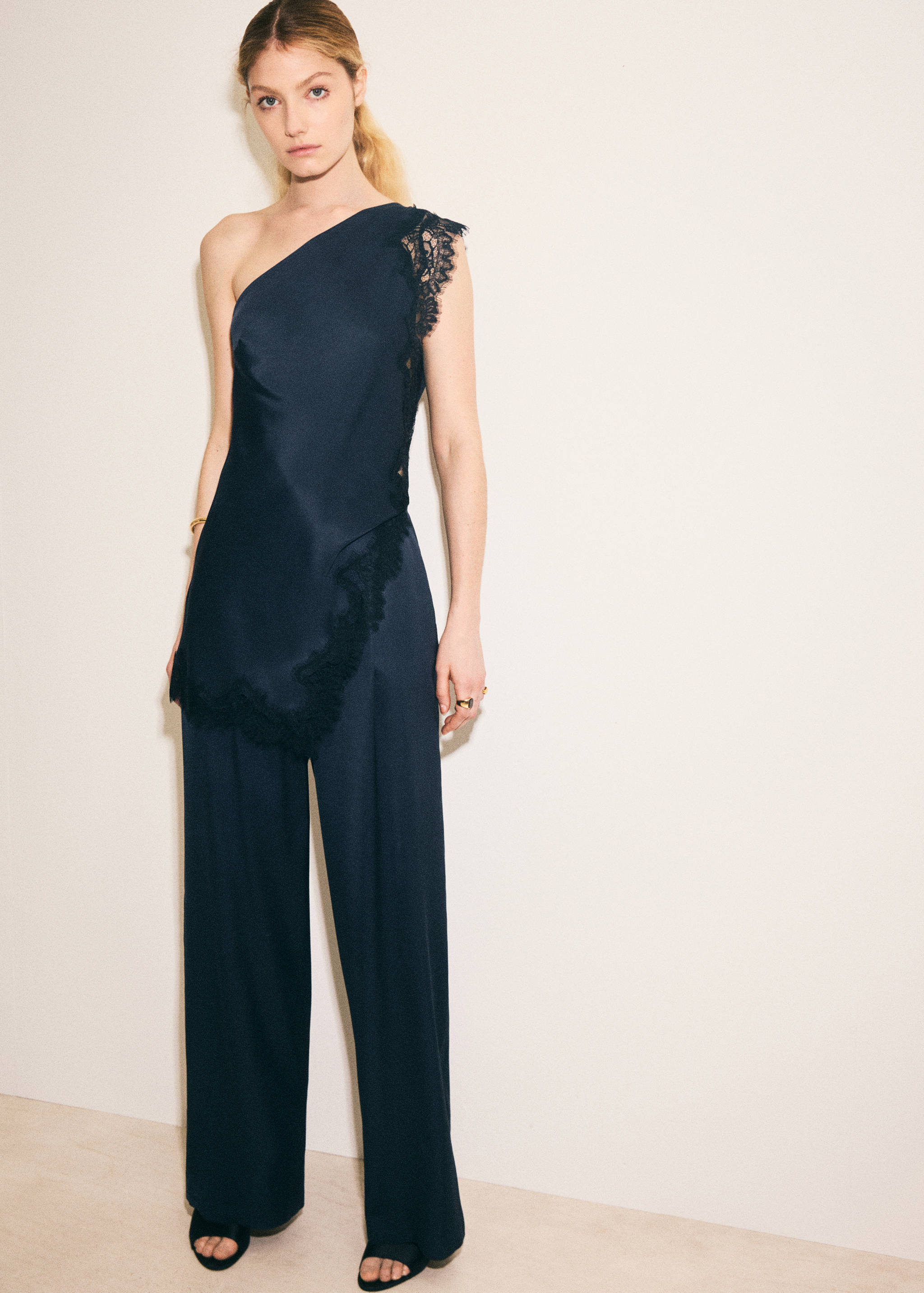 Pantalón recto satinado - Plano general