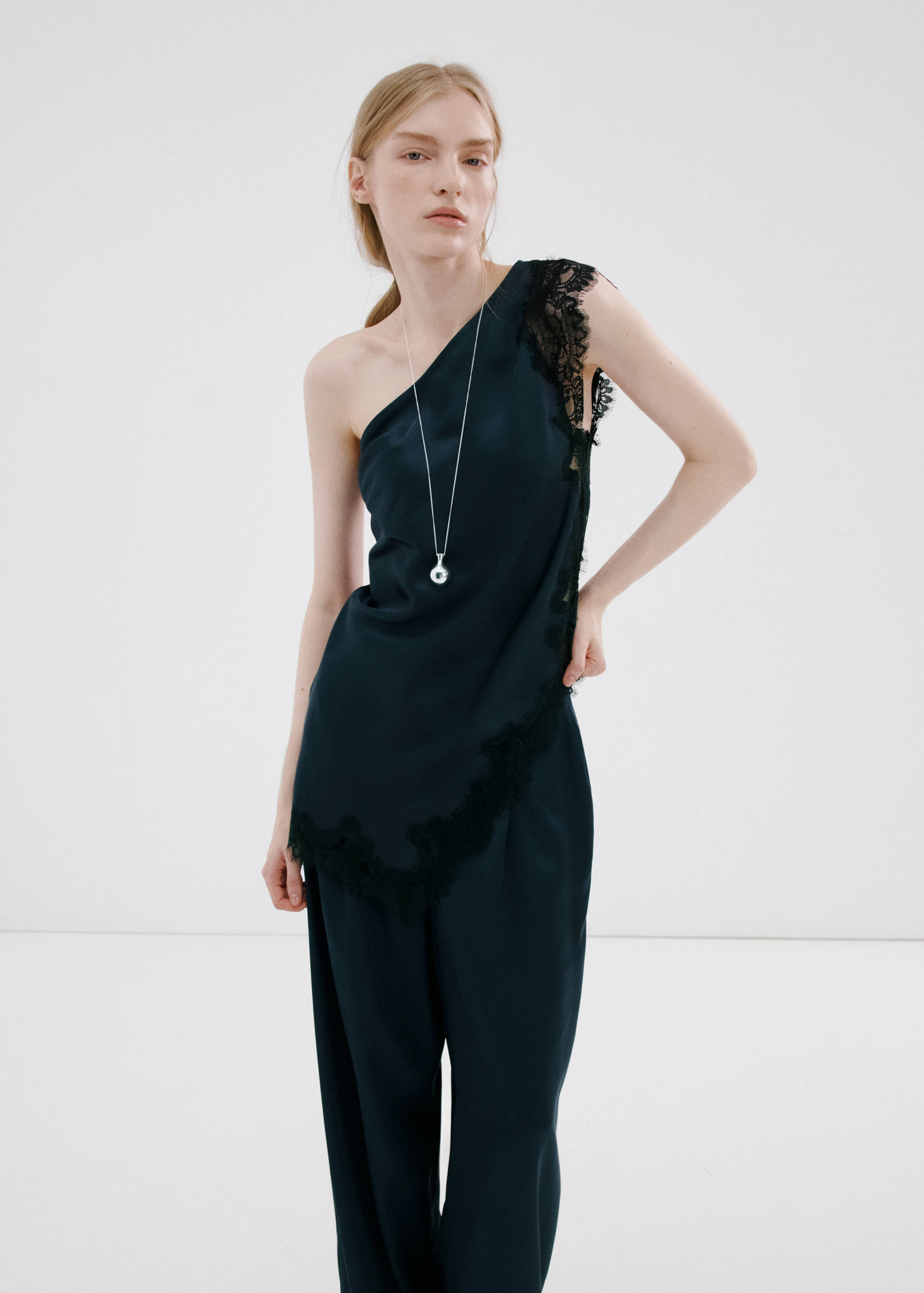 Pantalon droit satiné - Détail de l'article 1