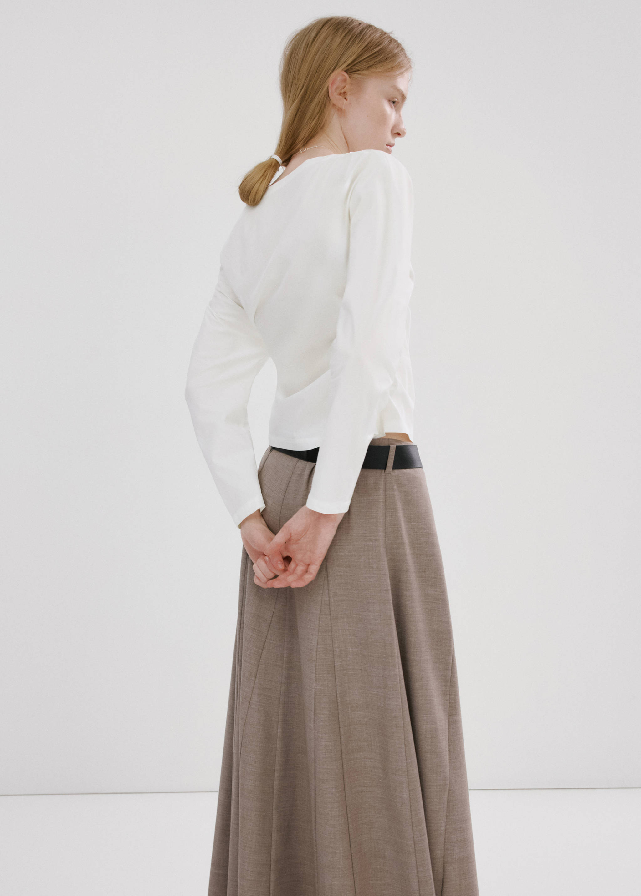 Cotton blouse with asymmetrical collar - Reverse of the article