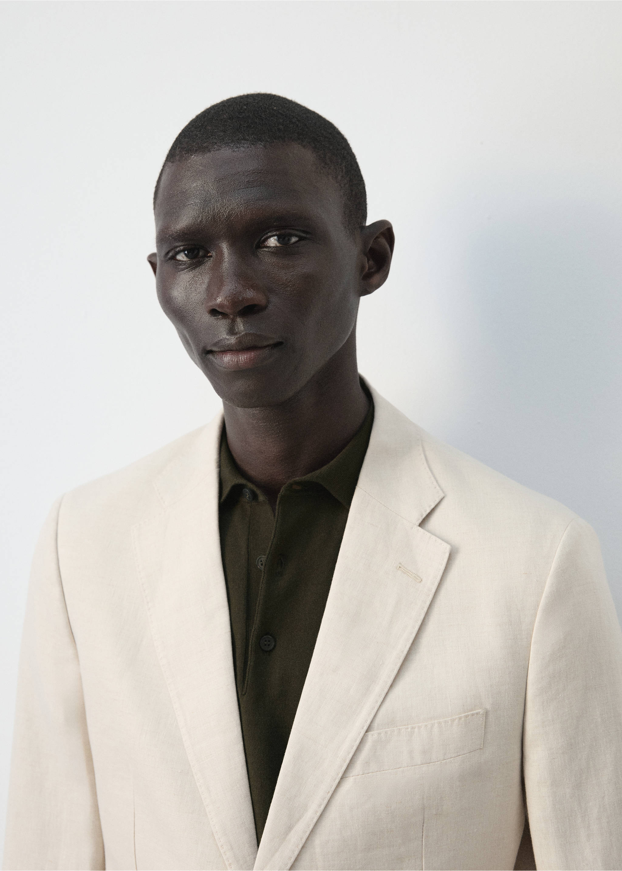 Blazer de fato Amalfi d e100% linho slim fit - Pormenor do artigo 6, Cru. Ref: 27075929-00.