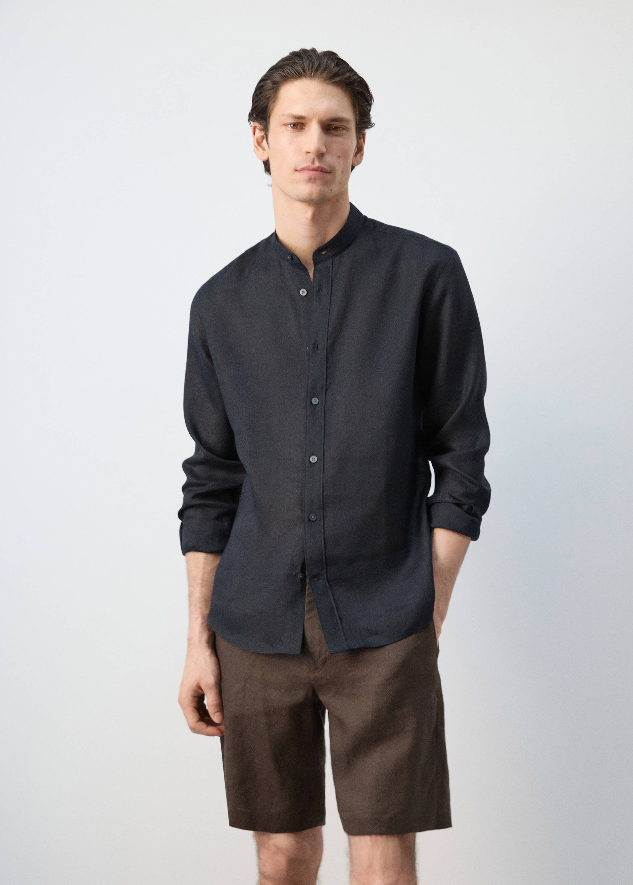 Camisa 100% lino cuello mao - Plano medio