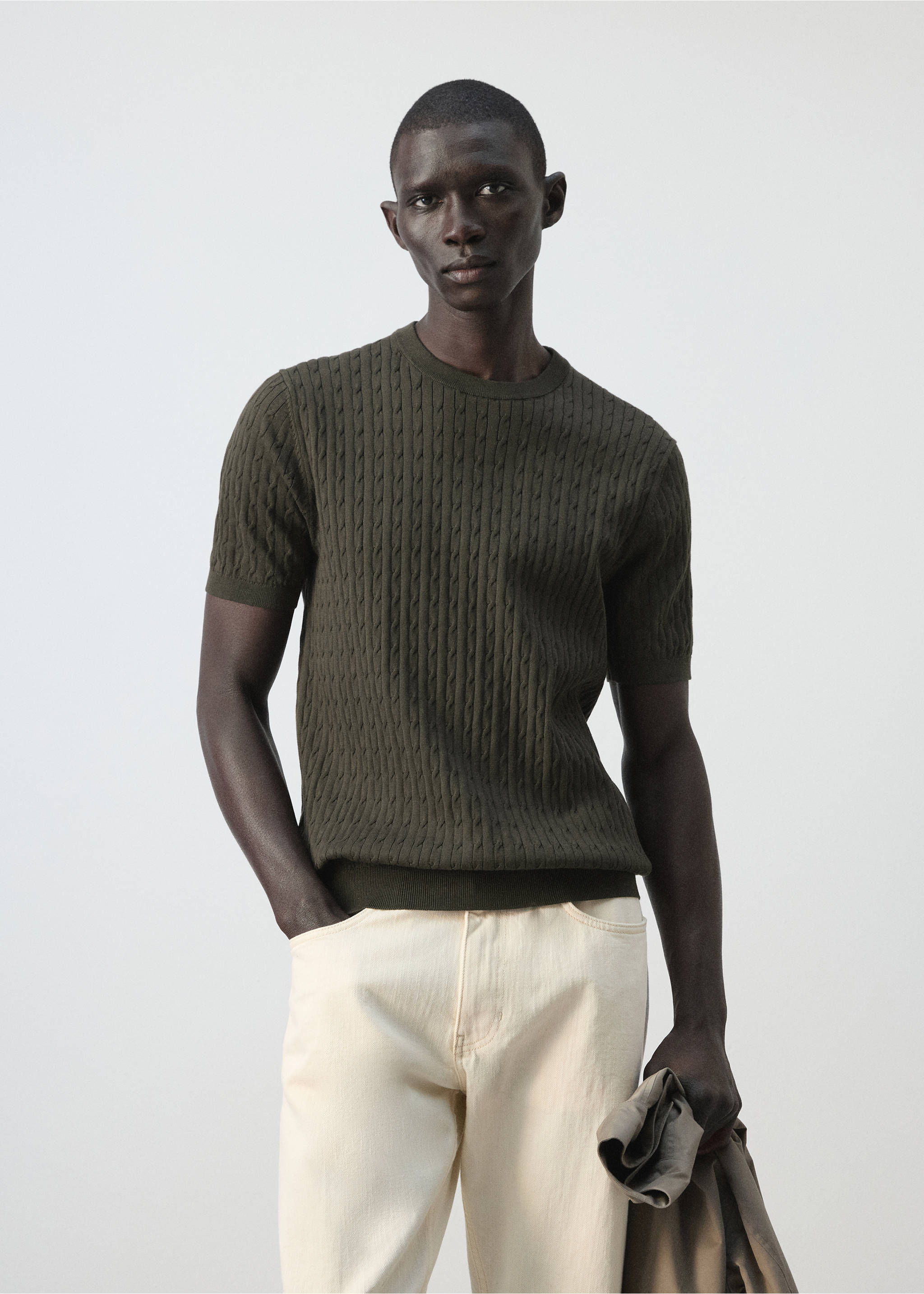 Трикотажная футболка с плетеным узором из 100% хлопка - Средний план, Шоколадный. Ref: 27075939-00.