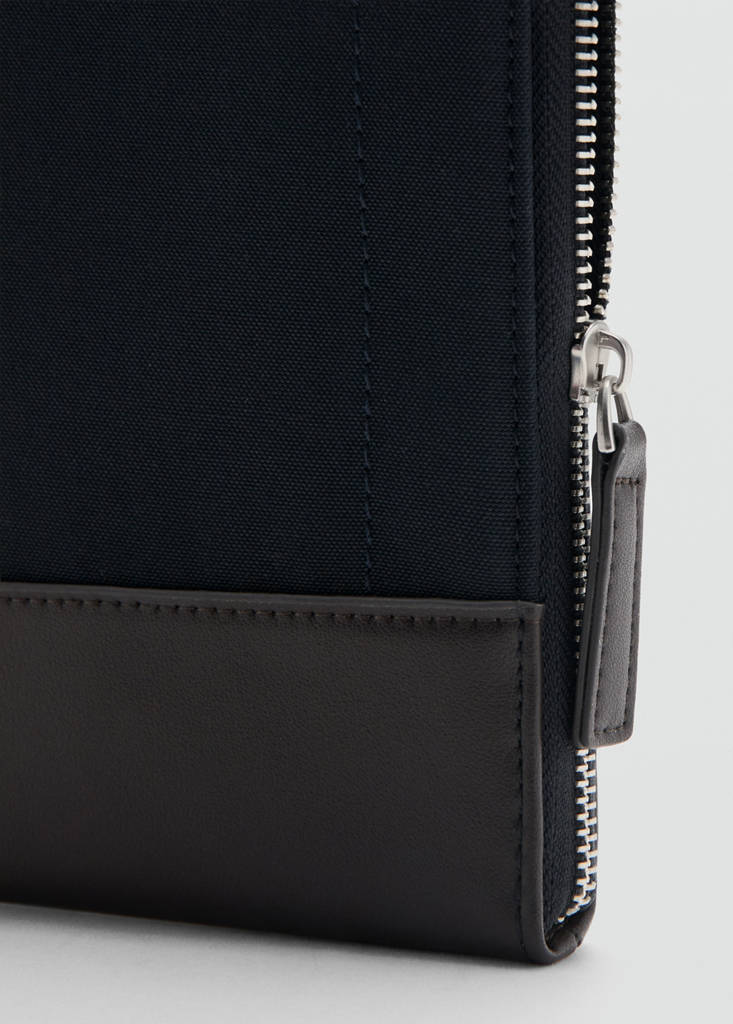 Laptop case with leather details — Brown