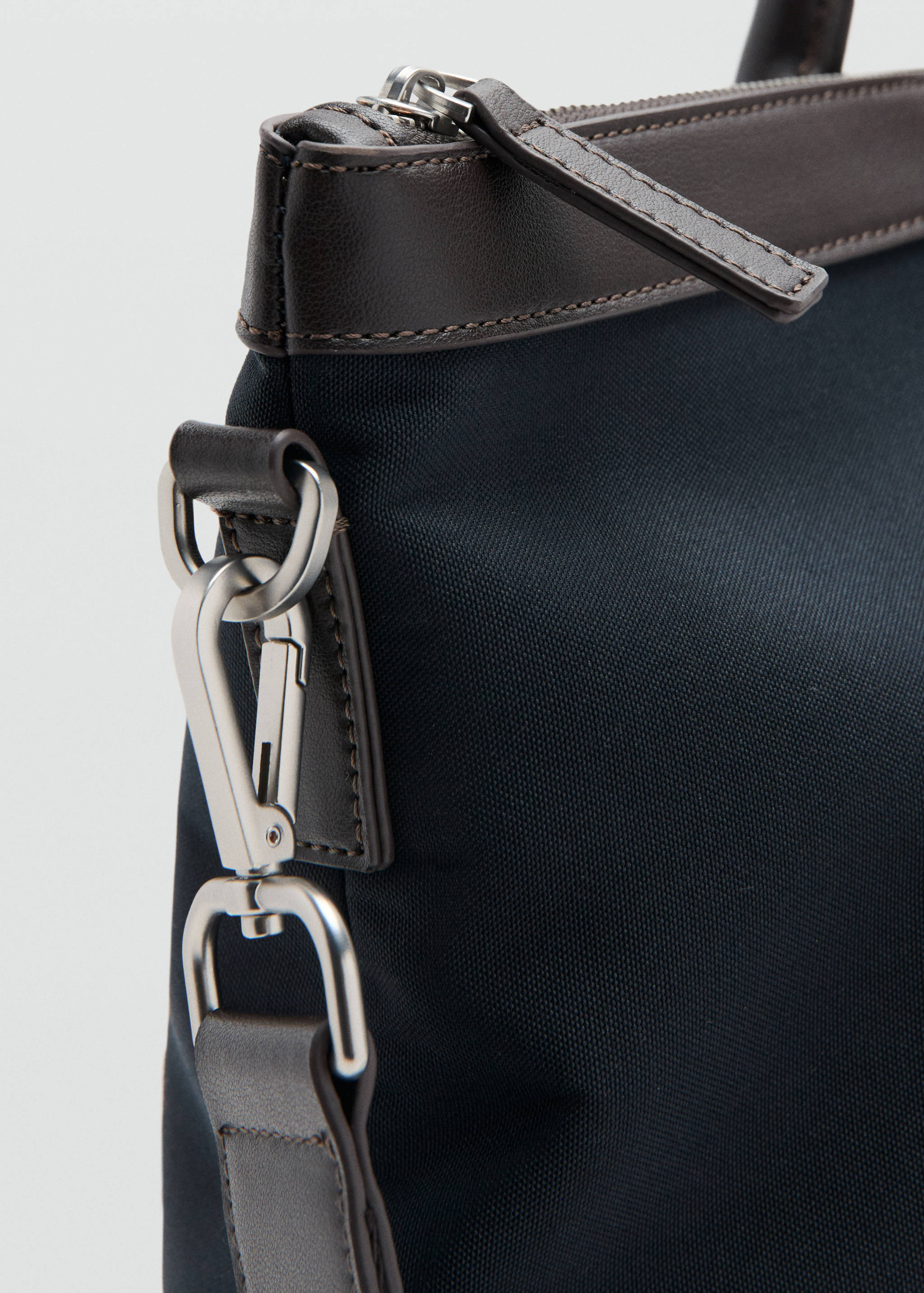 Travel tote bag with leather details - Details of the article 2