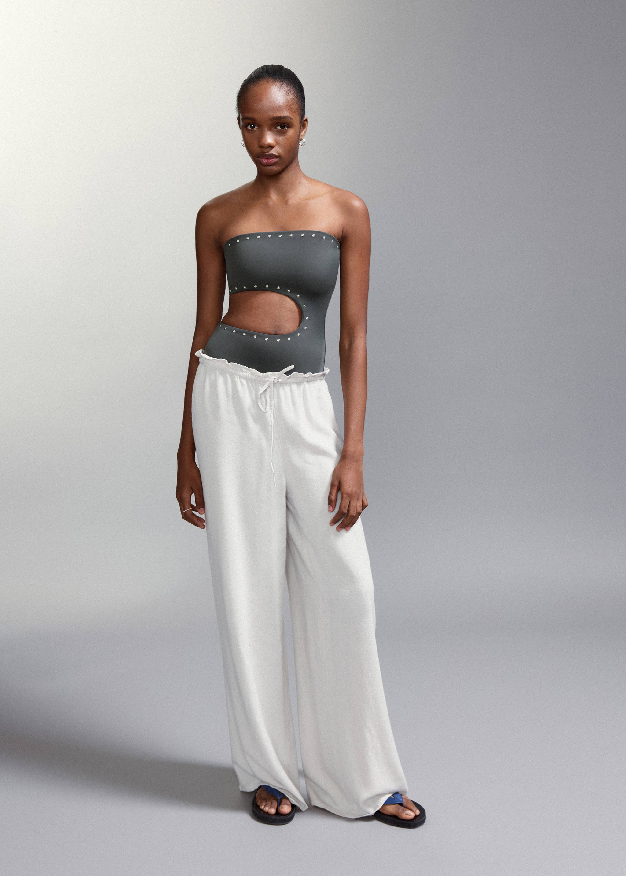 Asymmetric swimsuit with mid-rise bottoms - General plane