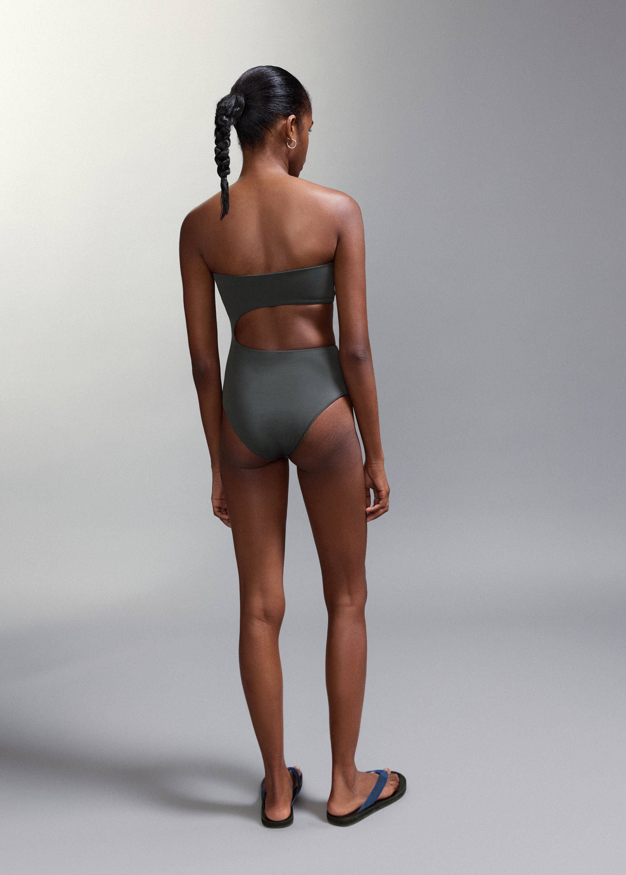 Asymmetric swimsuit with mid-rise bottoms - Reverse of the article