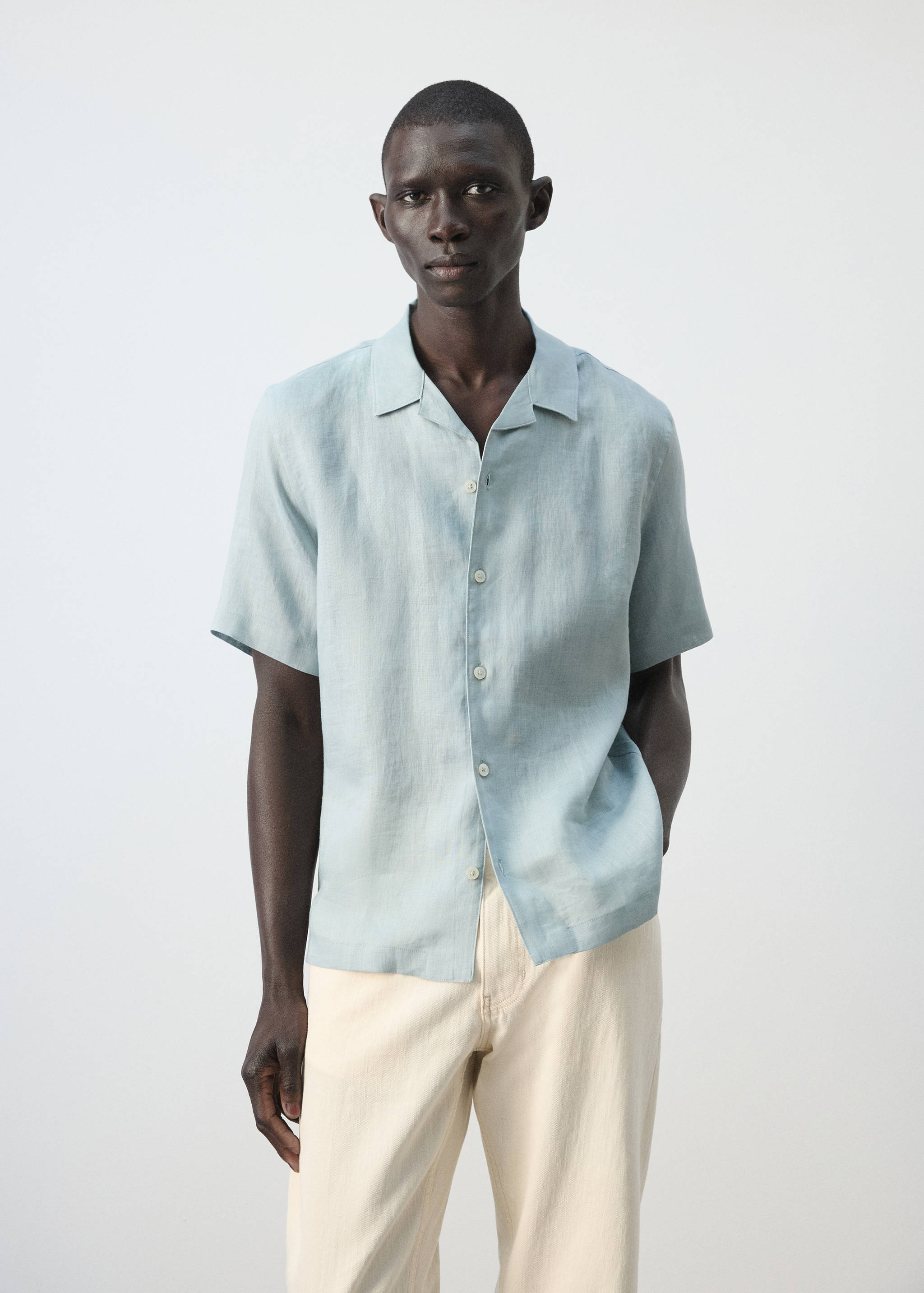 قميص بياقة بولينج بنسبة 100% من الكتان - رؤية وسط