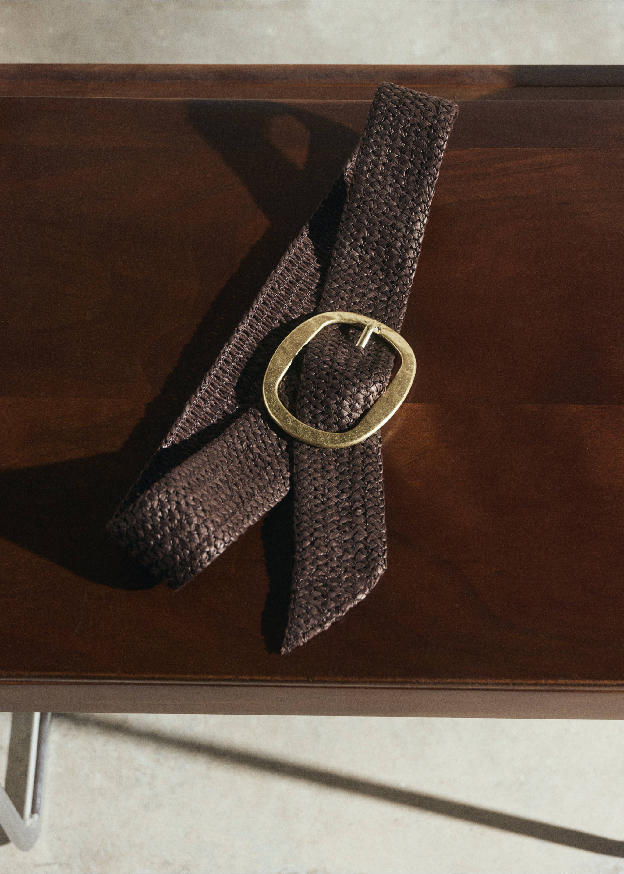 Natural fibre belt with oval buckle - Details of the article 6, Chocolate. Ref: 27075954-00.