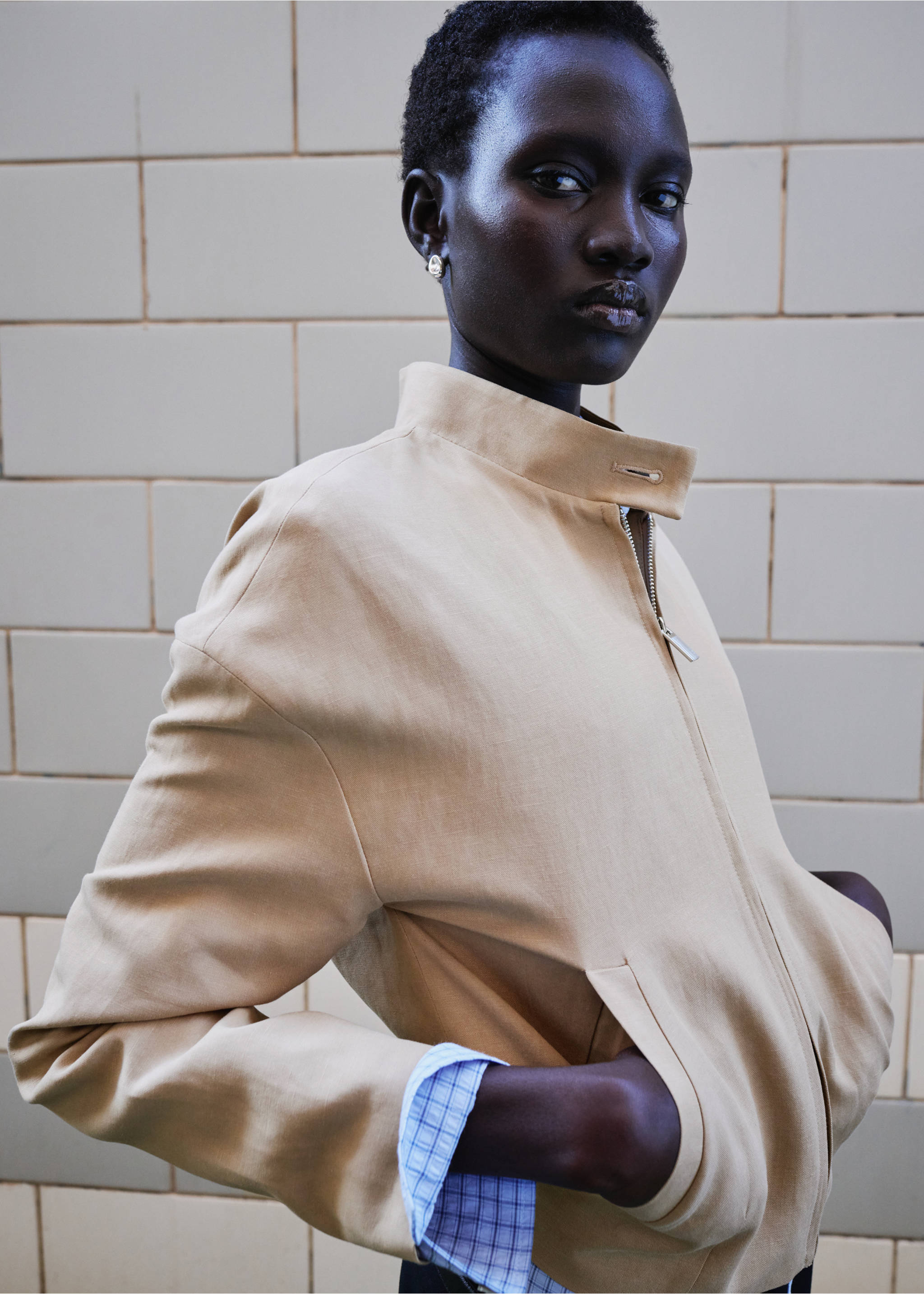 Veste lin col officier - Détail de l'article 1, Beige. Ref: 27075962-00.