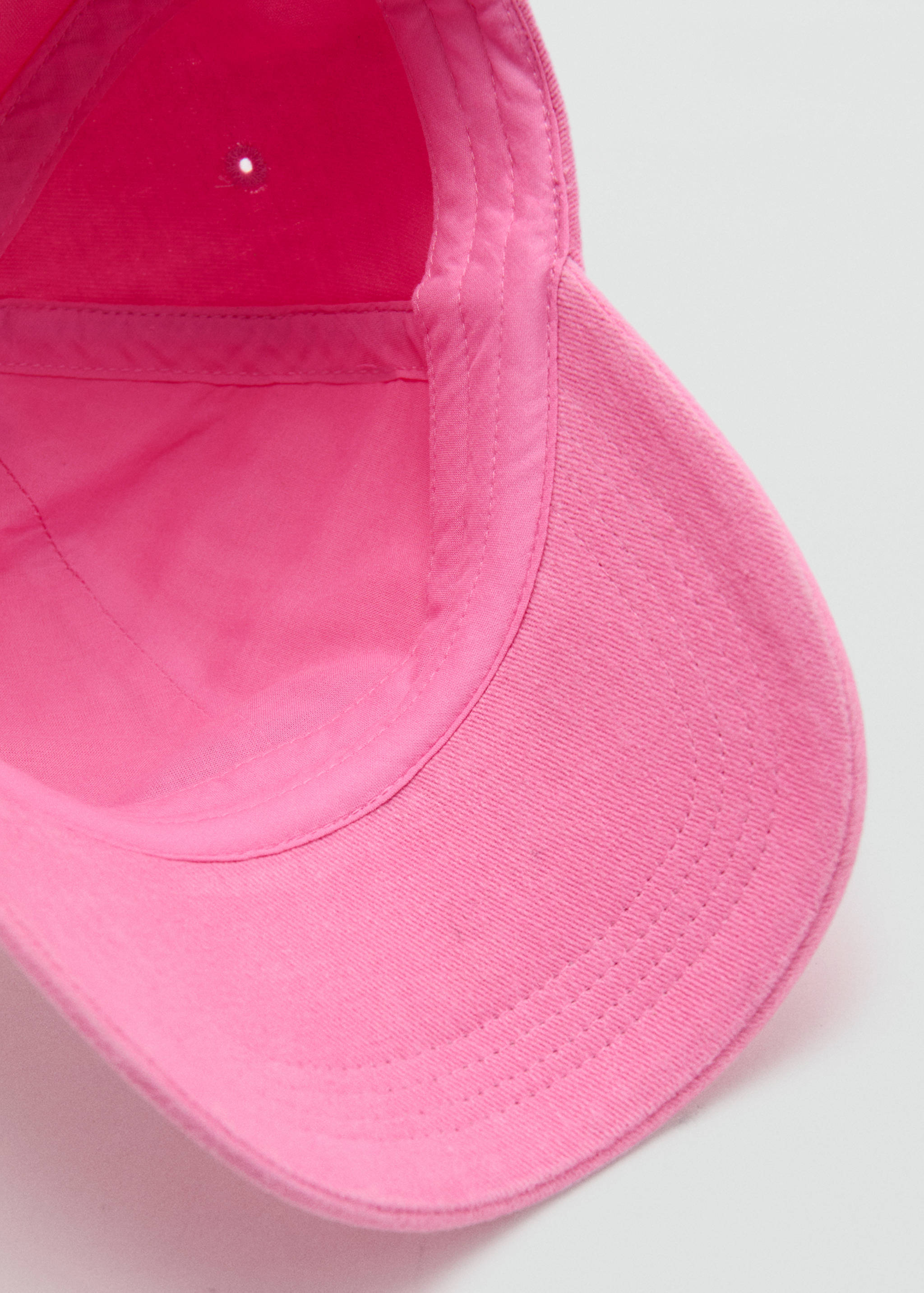 Cap with embroidered text - Details of the article 2