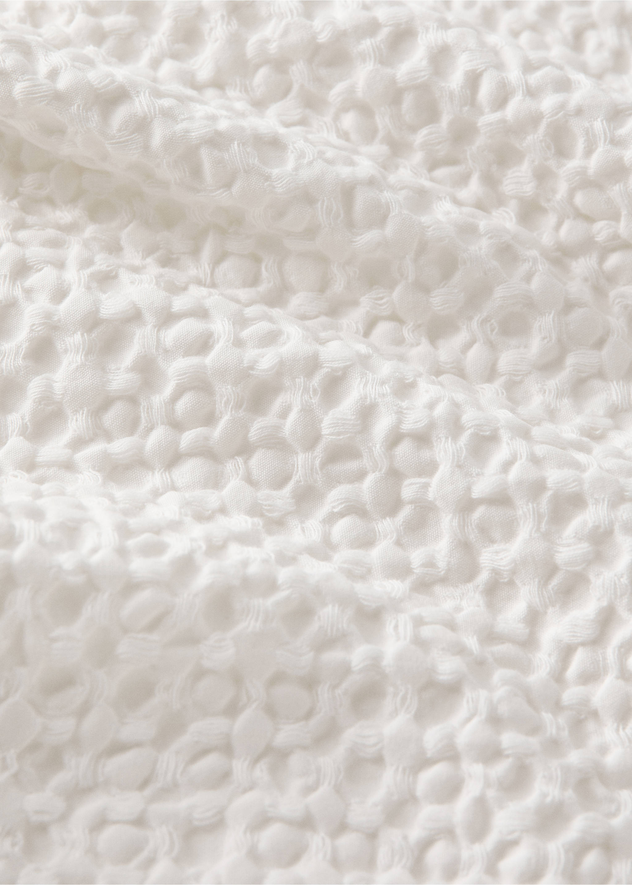 Waffle cotton garment-dyed bedspread for 90/105 cm bed - Details of the article 2, Ecru. Ref: 27075989-00.