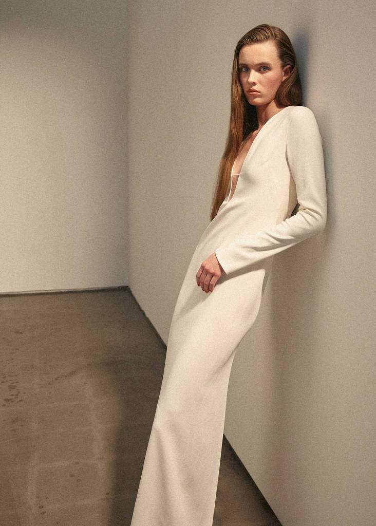 V-neckline long dress — Ecru