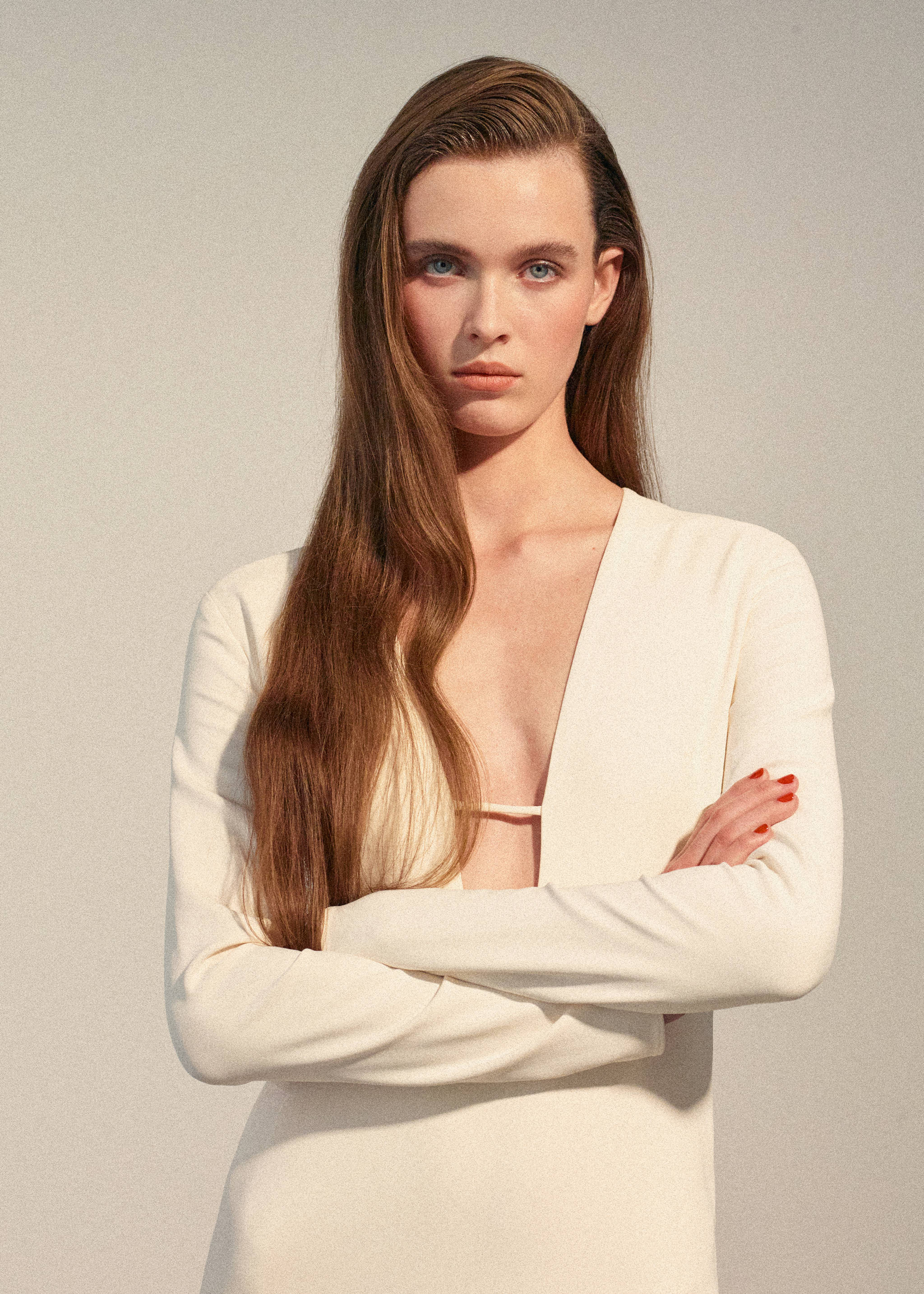 Lång v-ringad klänning - Detaljer om artikeln 1, Rå. Ref: 27075992-00.