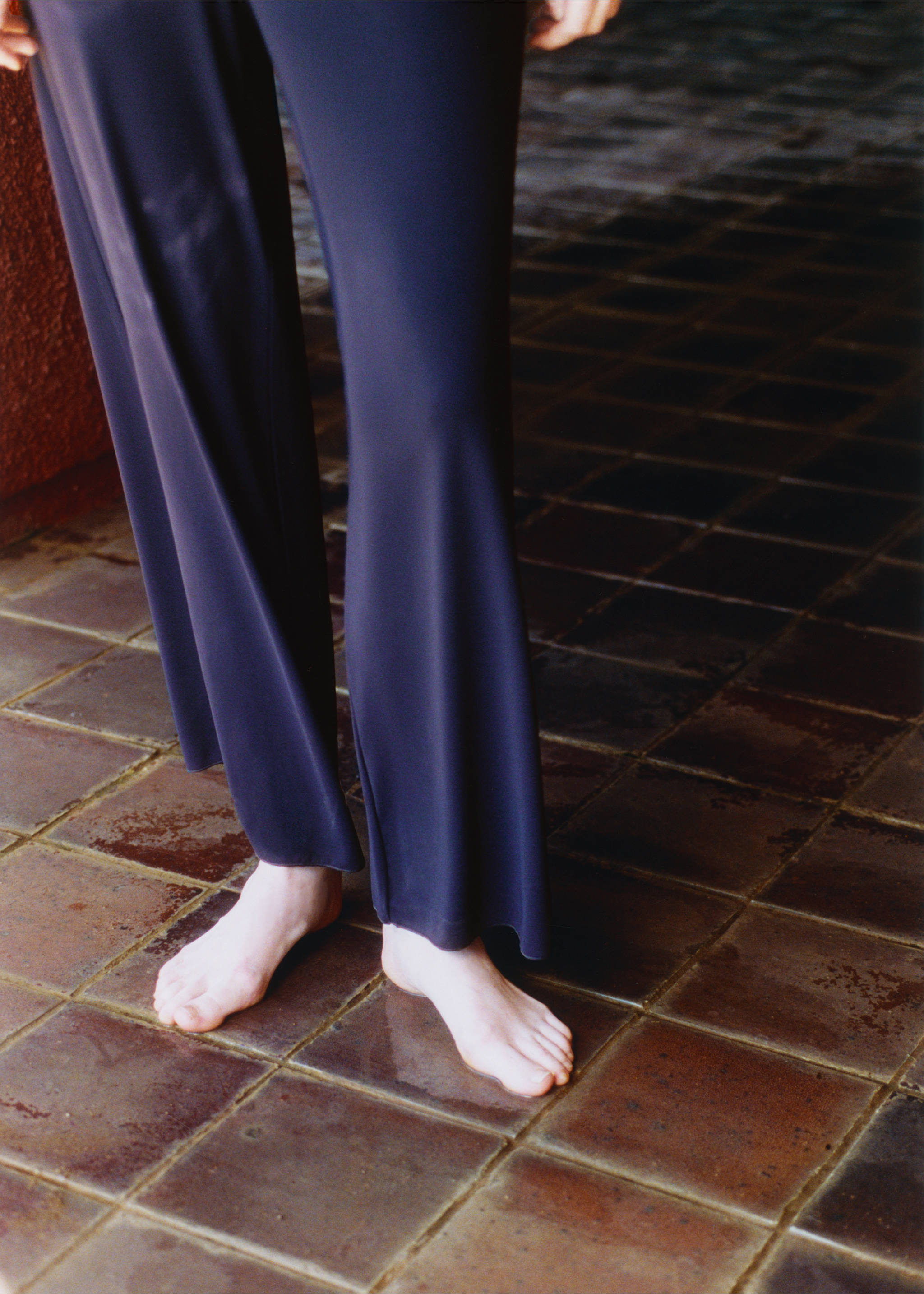 Soepelvallende broek met elastische tailleband - Detail van het artikel 5, Blauw. Ref: 27075995-00.