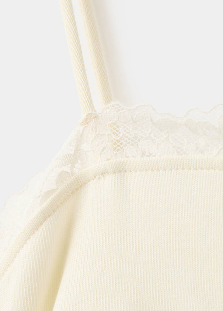 Top with lace neck — Vanilla