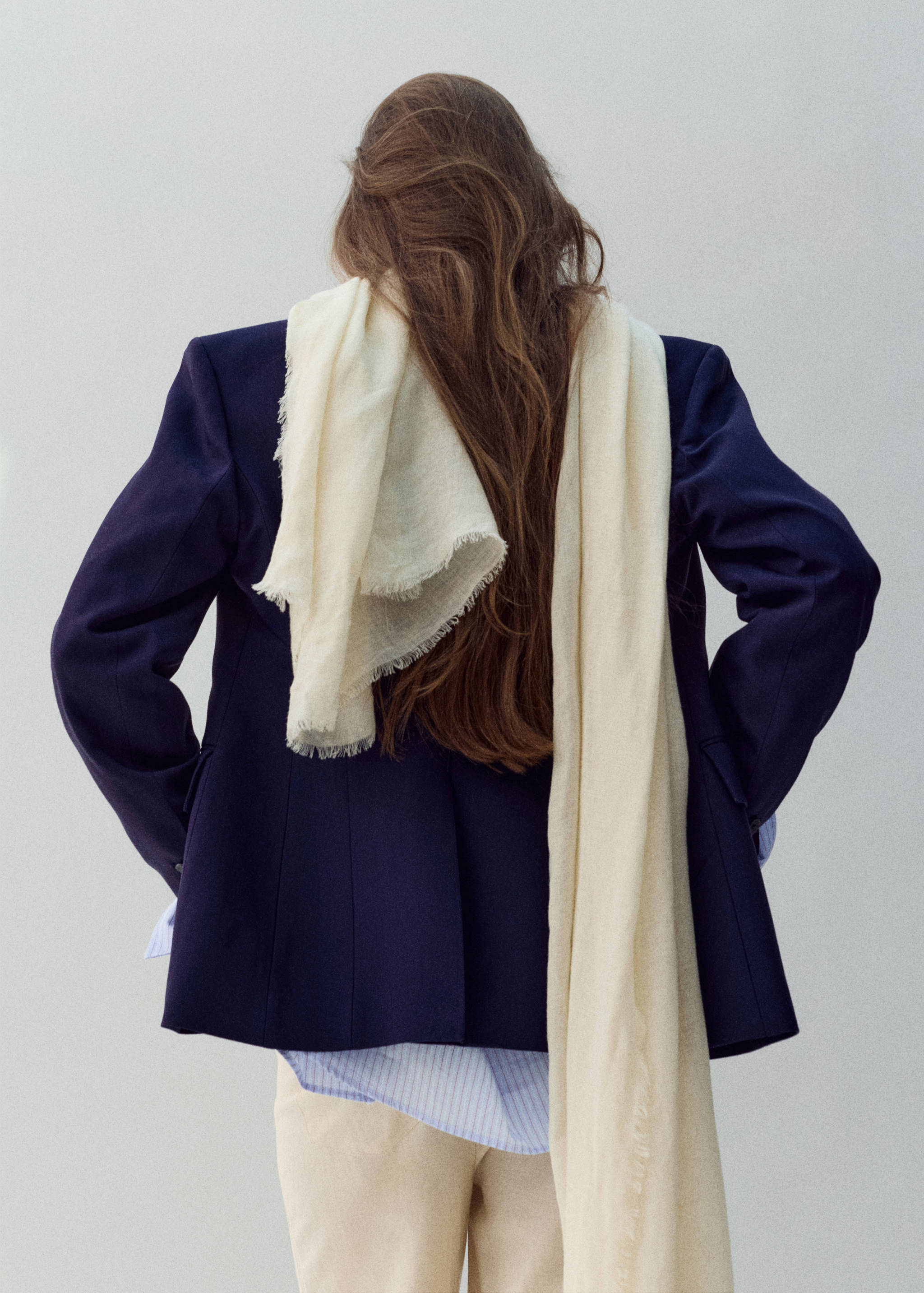 Frayed edge linen scarf - General plane