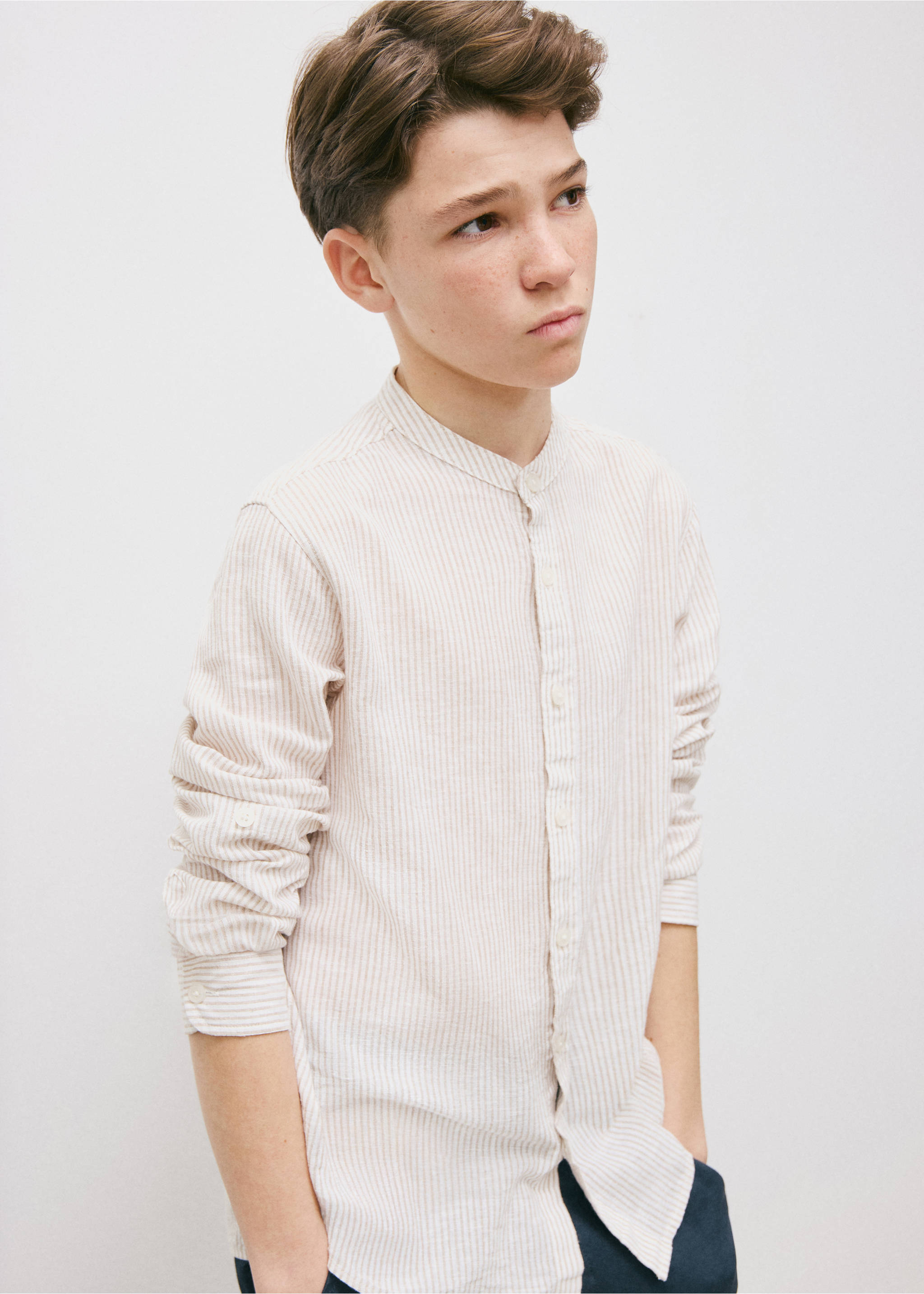 Camisa lino rayas - Plano medio, Arena. Ref: 27076338-00.