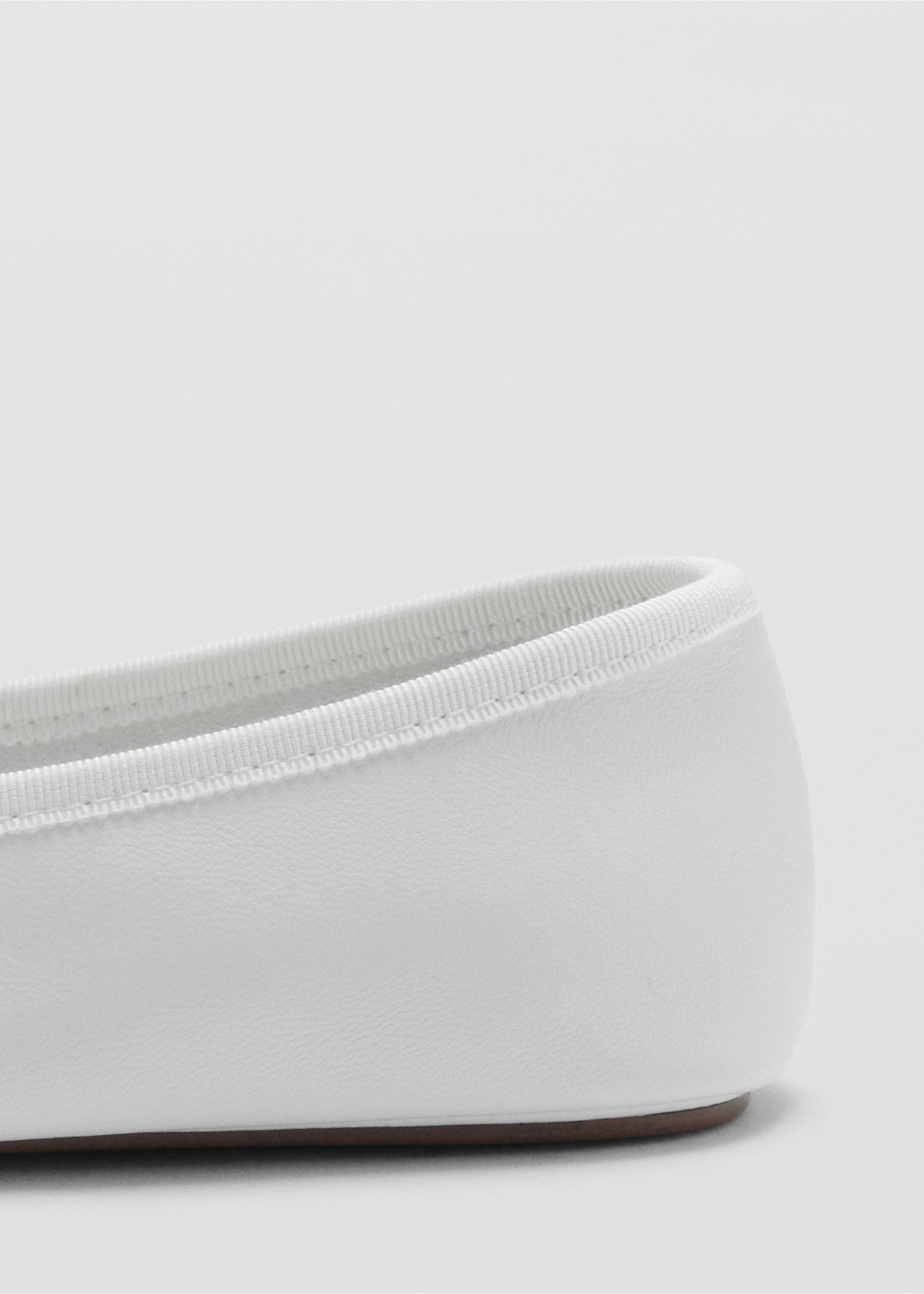 Bailarina piel lazo - Detalle del artículo 1, Blanco. Ref: 27076347-00.