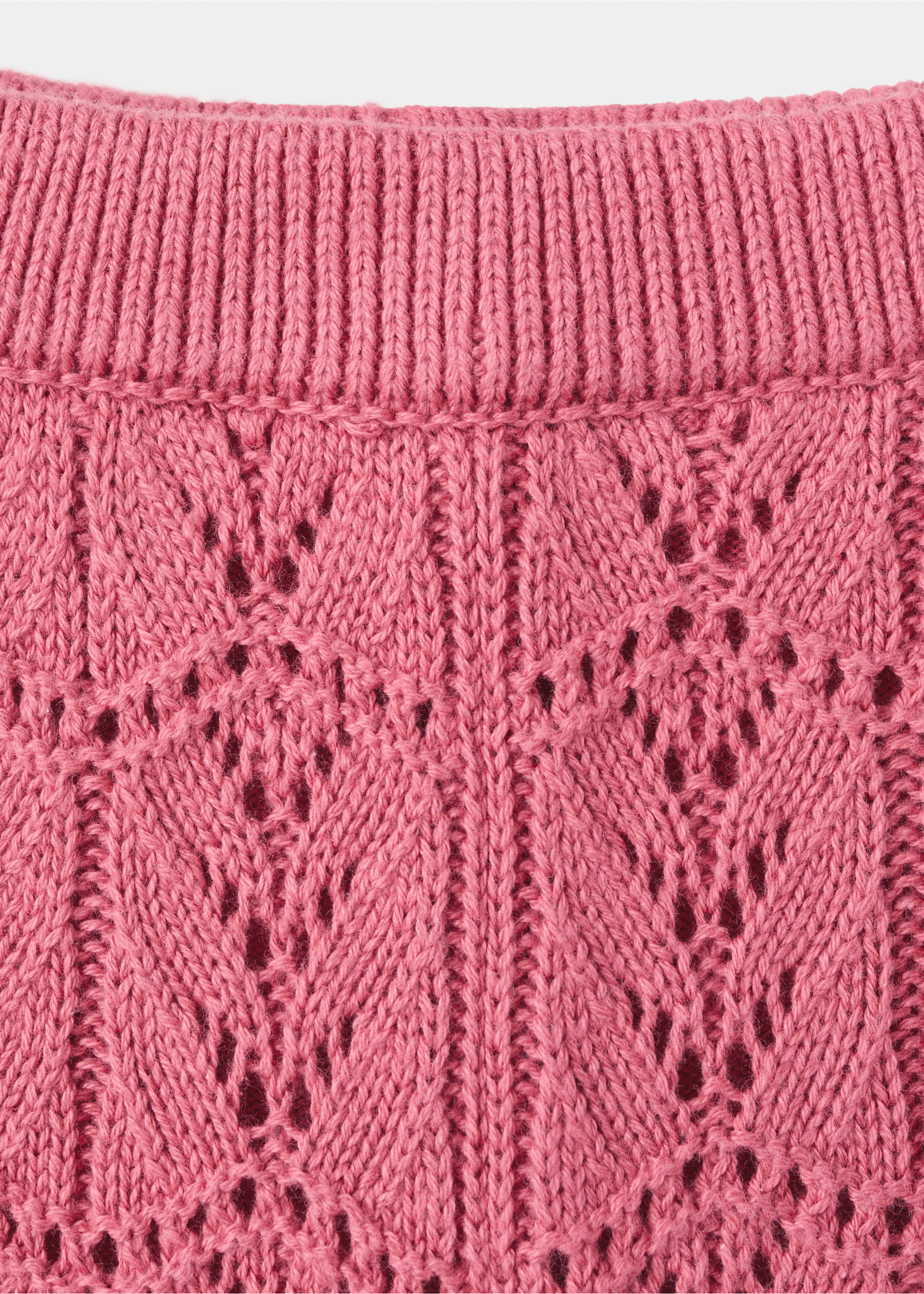 Straight crochet trousers - Details of the article 8, Strawberry. Ref: 27076350-00.