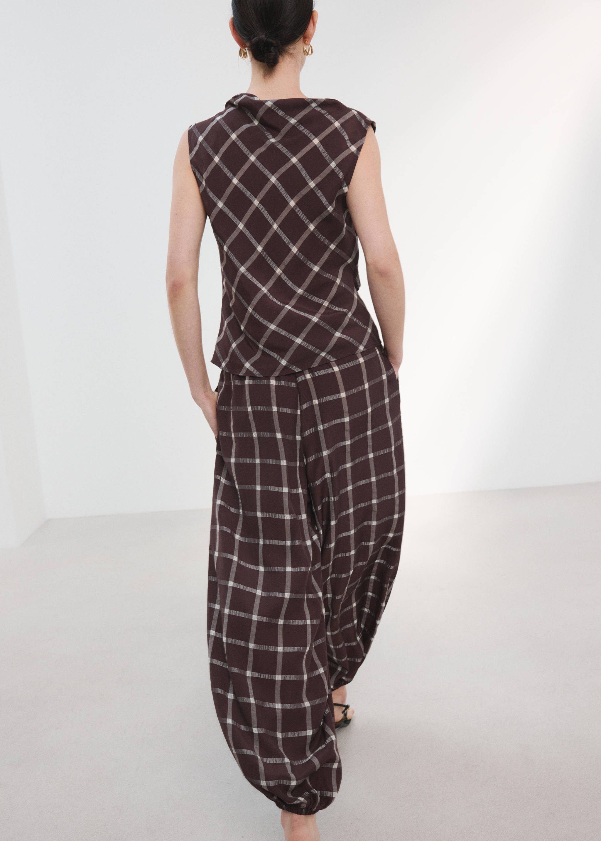 Mid-rise harem pants - Reverse of the article