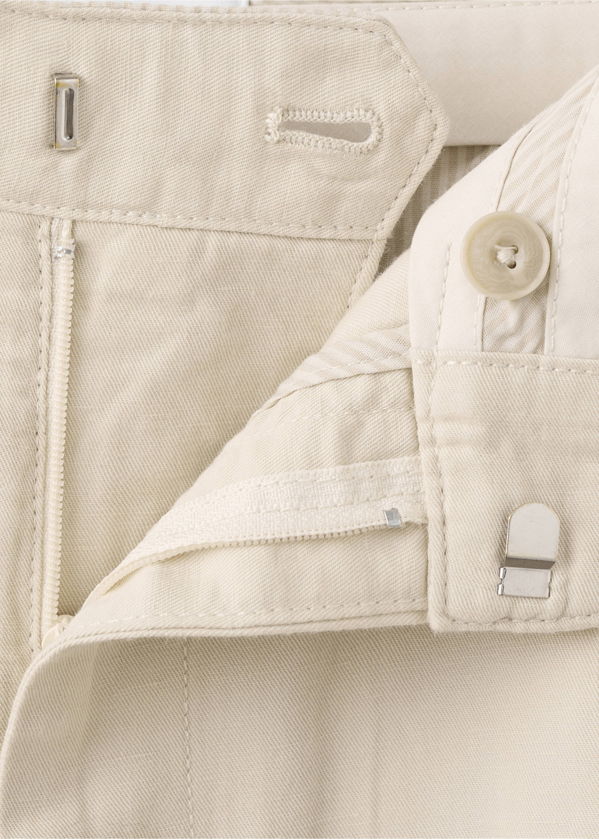 Regular fit cotton-linen Bermuda shorts - Details of the article 8, Sand. Ref: 27076709-00.