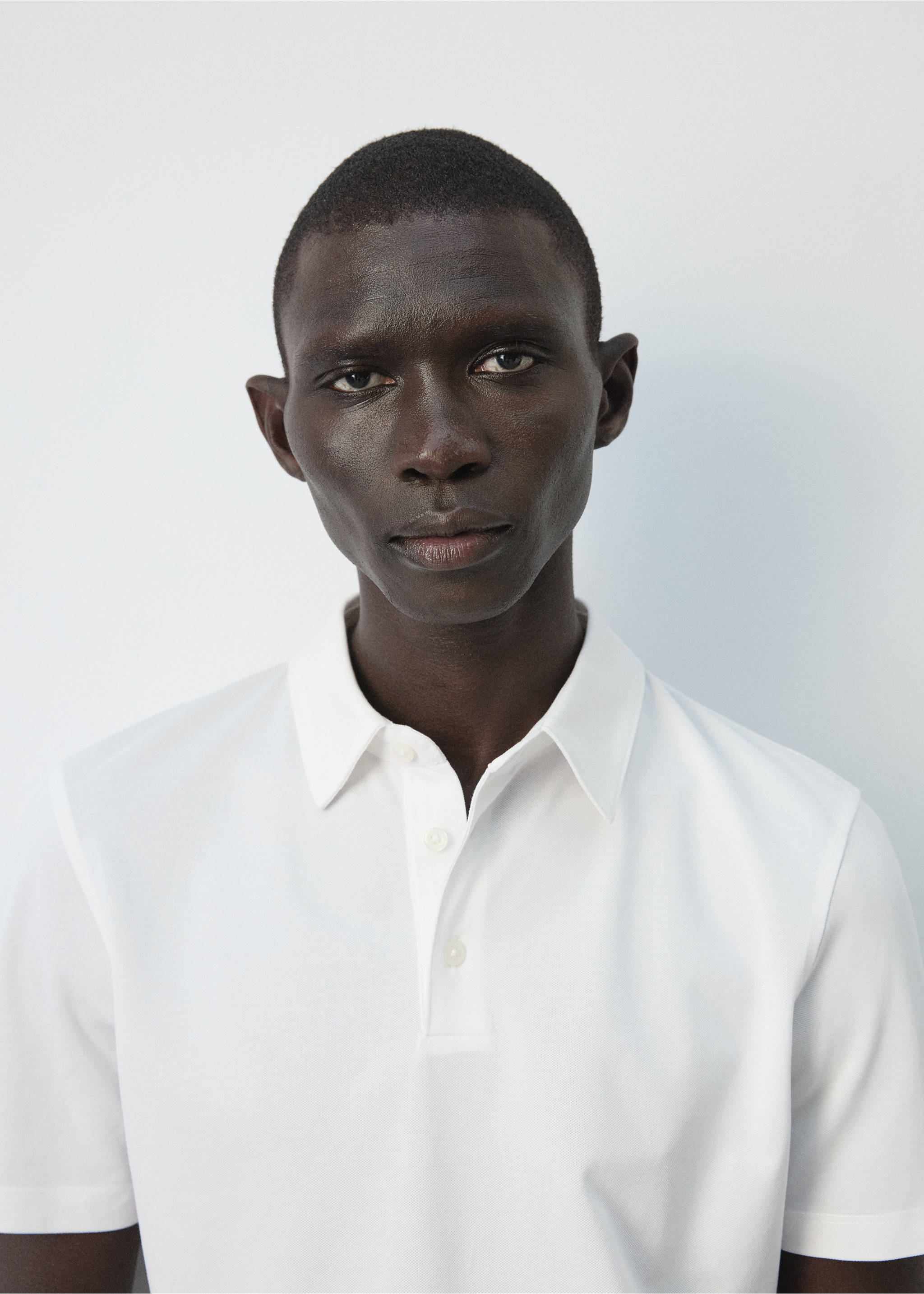 Polo piqué slim-fit - Détail de l'article 1, Blanc. Ref: 27076711-00.