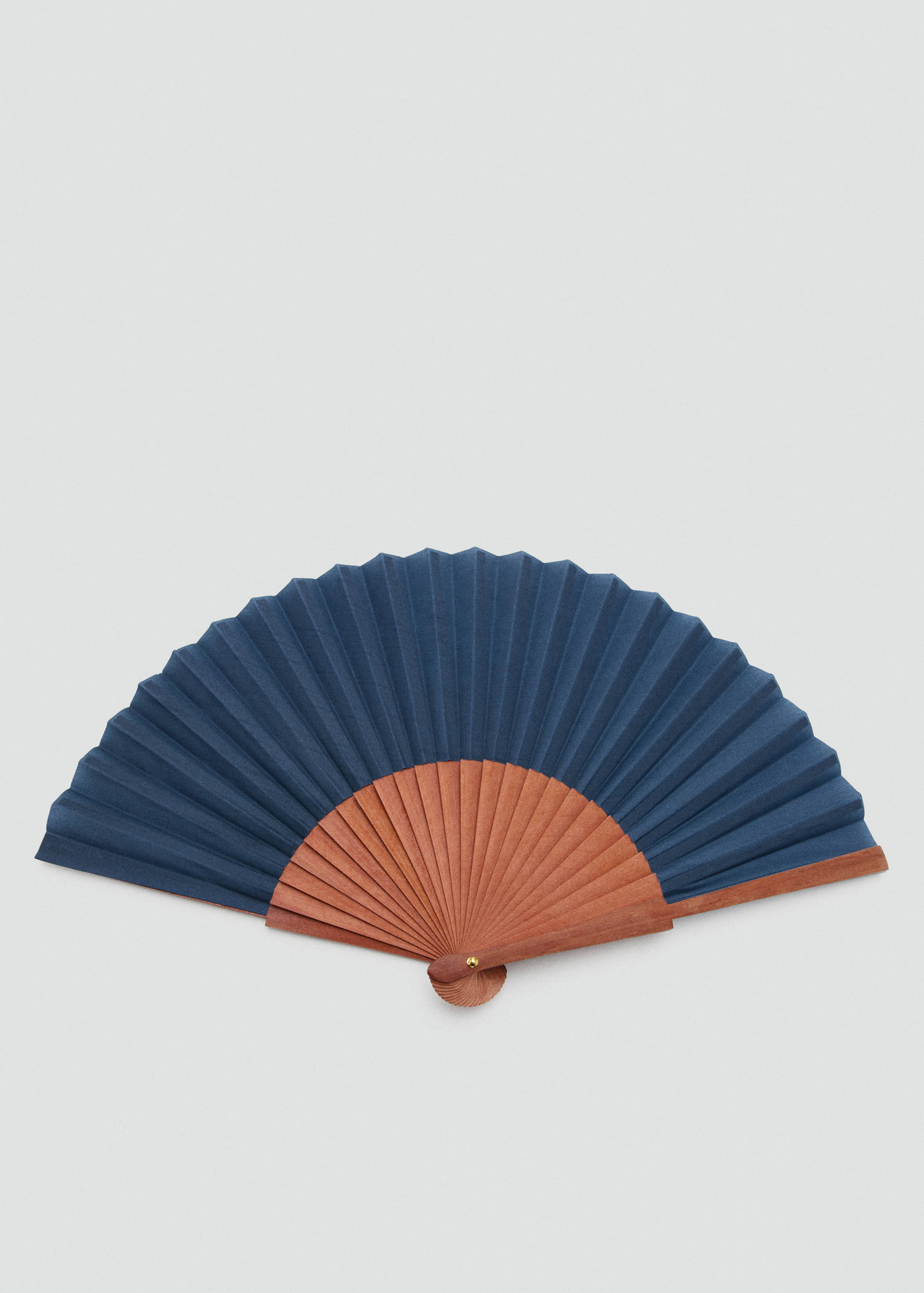 Smooth wooden fan - Article without model