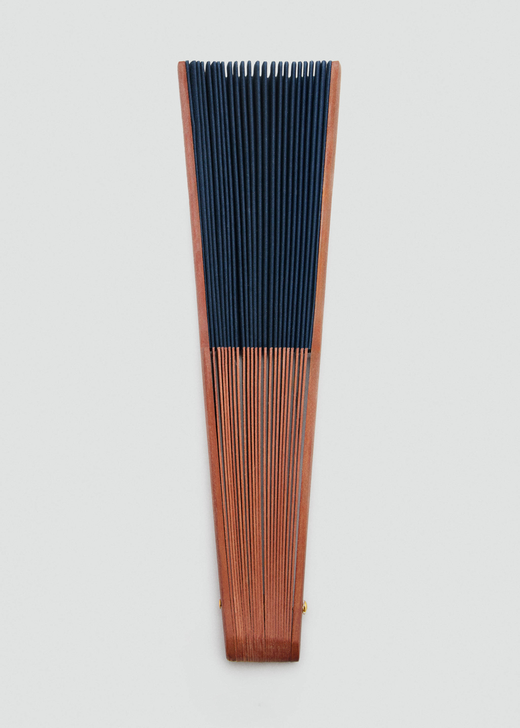 Smooth wooden fan - Details of the article 1