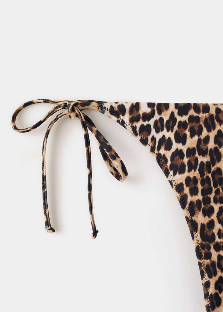 Leopard print thong bikini knickers — Brown