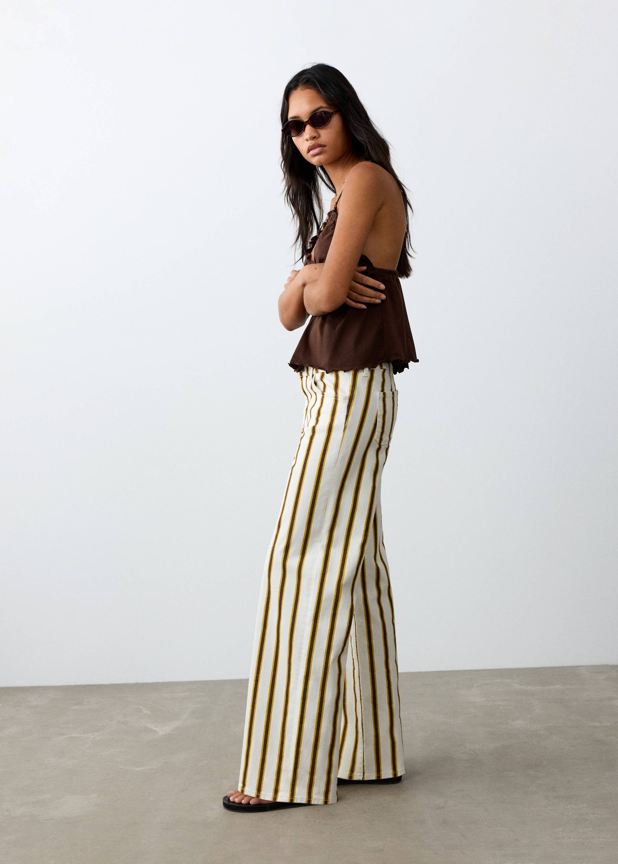 Jeans regular waist estampado rayas - Plano medio