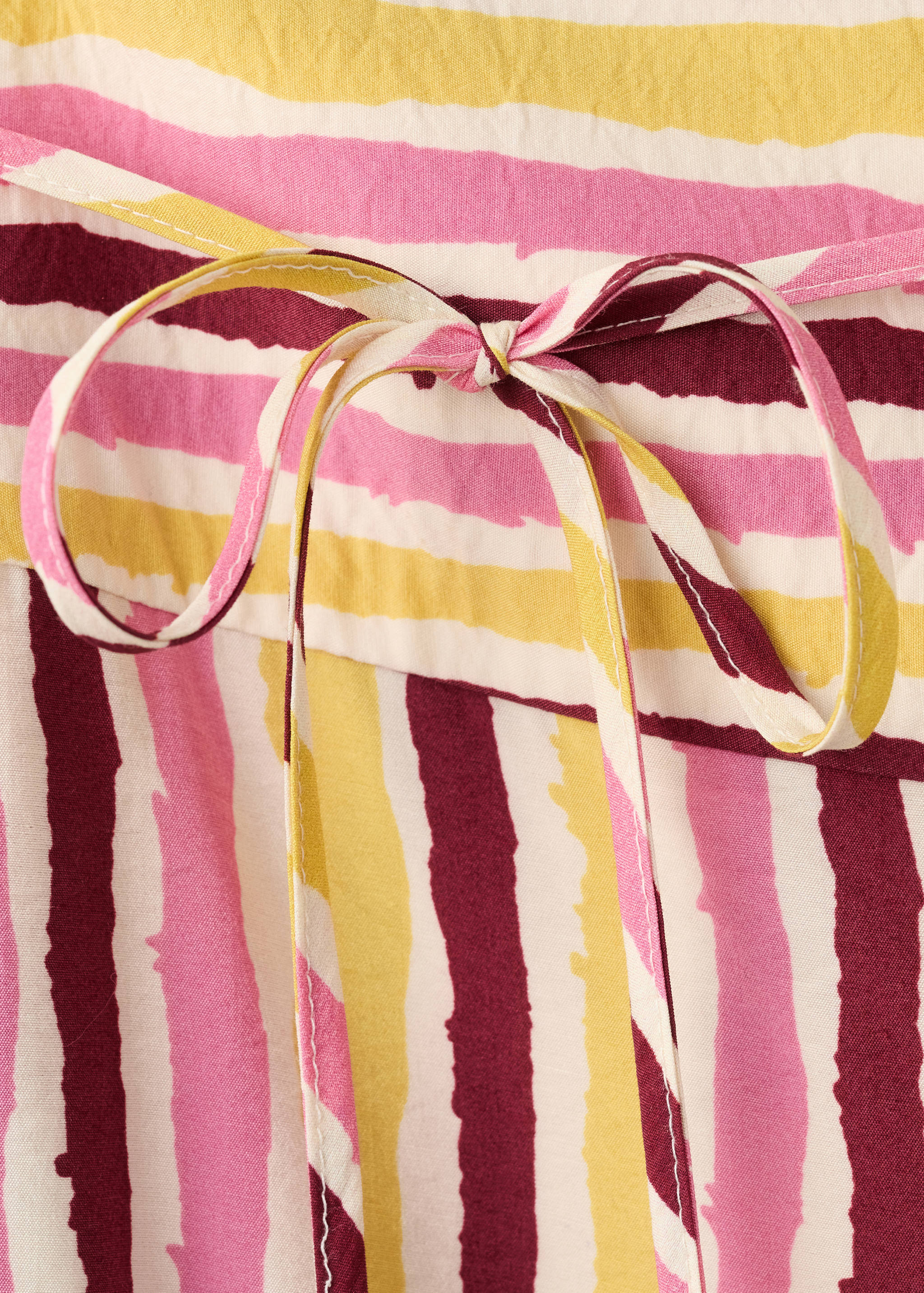 Fluid trousers with combined stripes - Details of the article 8