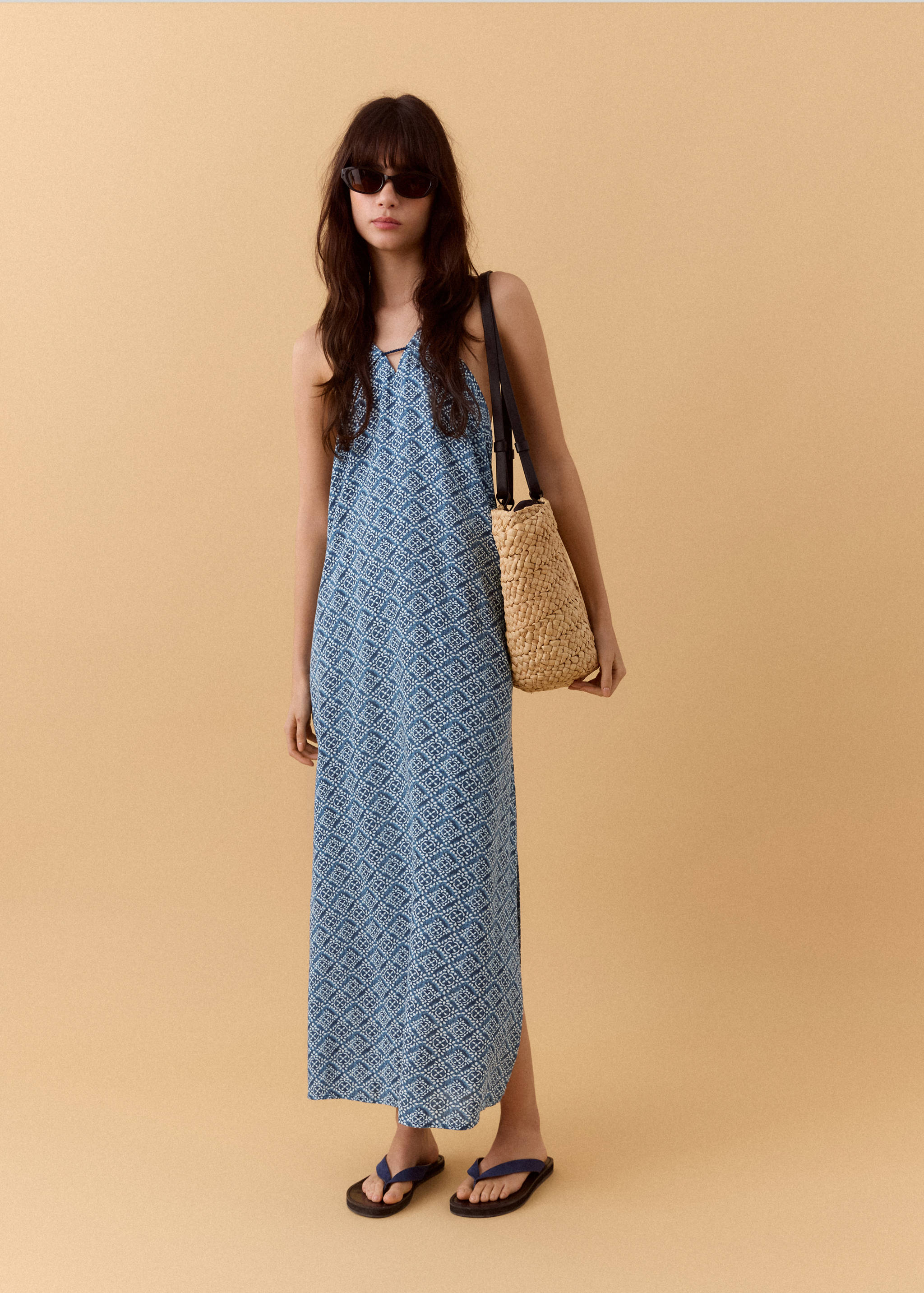 Halter-neck linen dress - General plane