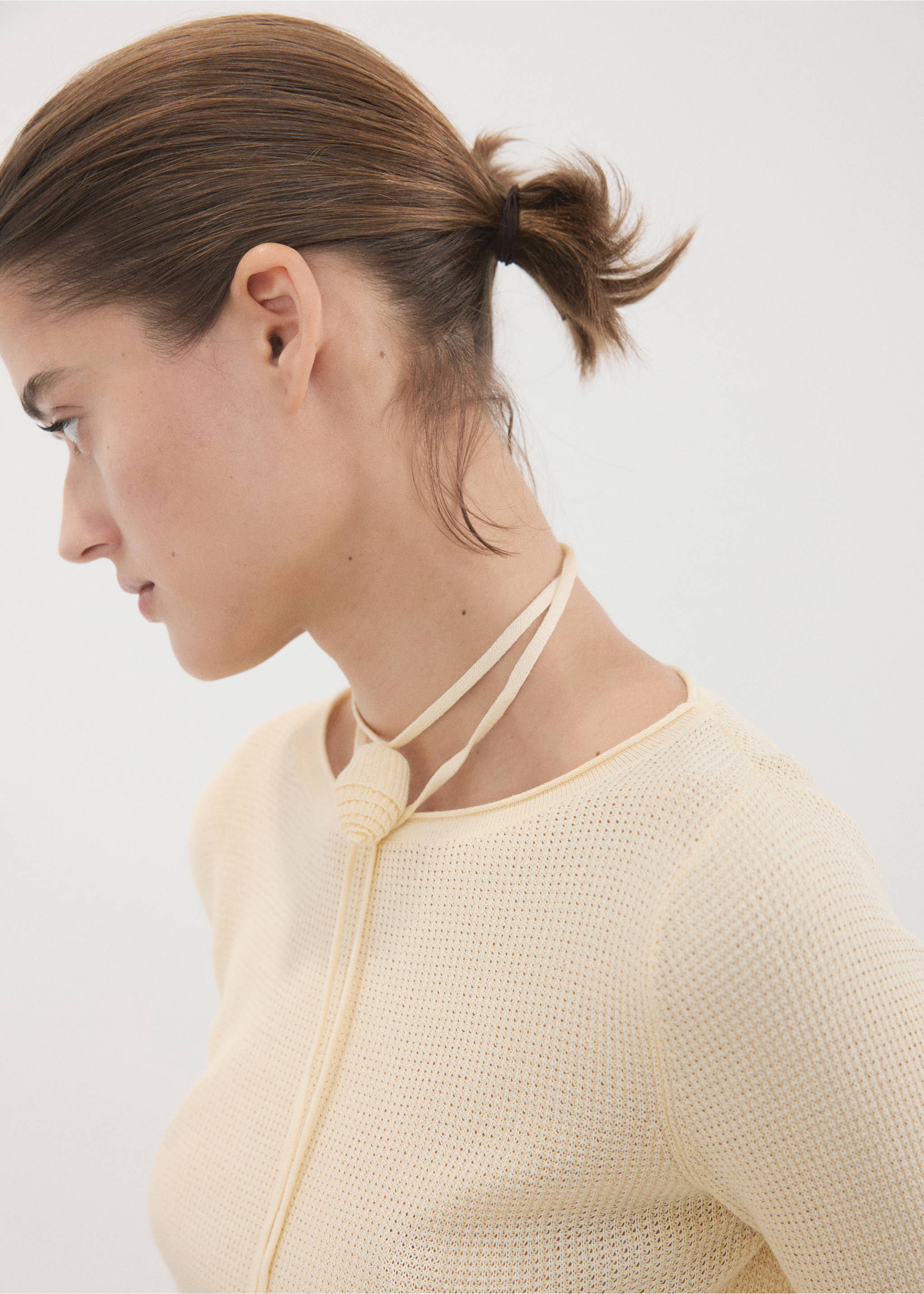 Fine-knit sweater - Details of the article 1, Pastel Yellow. Ref: 27077137-00.