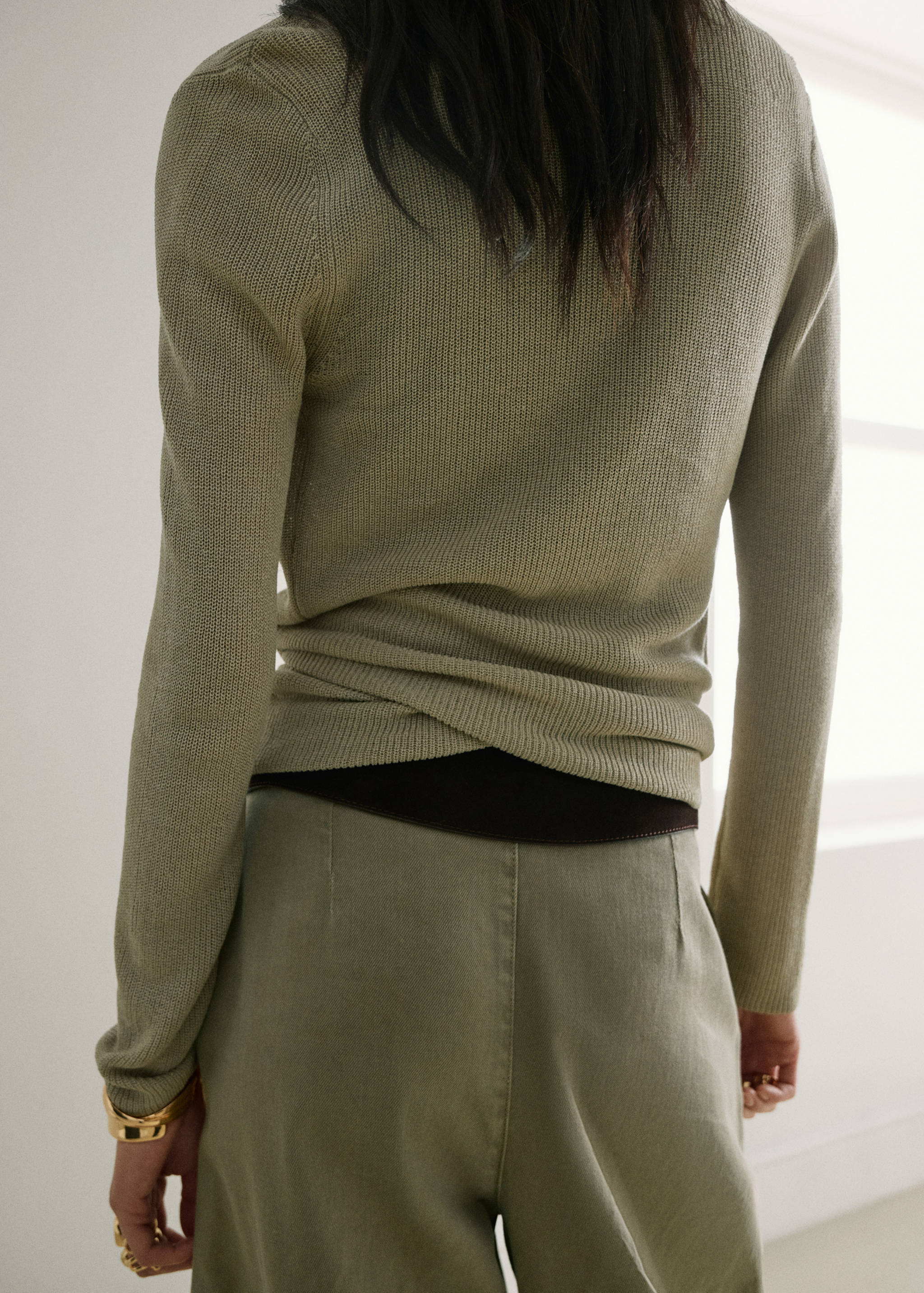 Knitted cardigan with bow - Reverse of the article