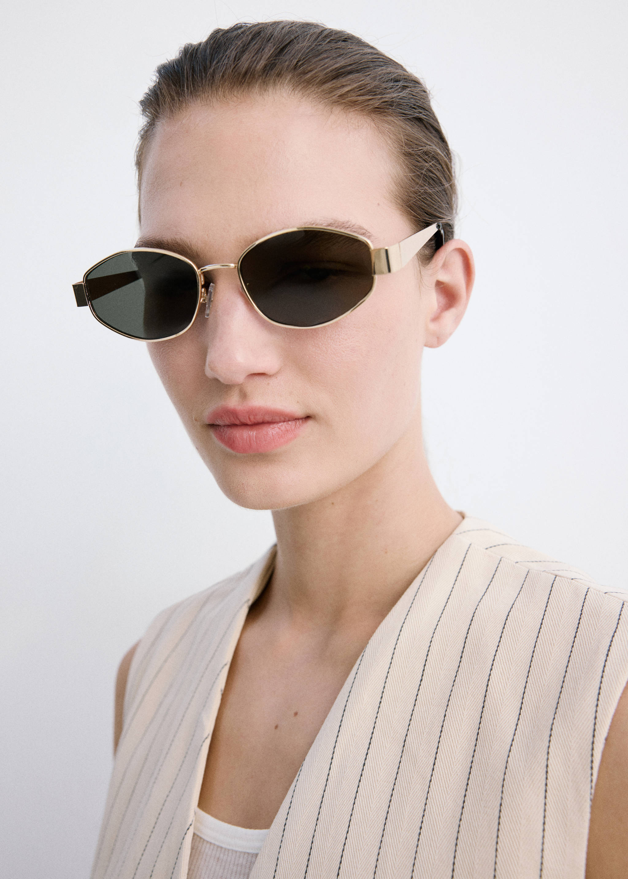 Pinstriped suit waistcoat - Details of the article 1