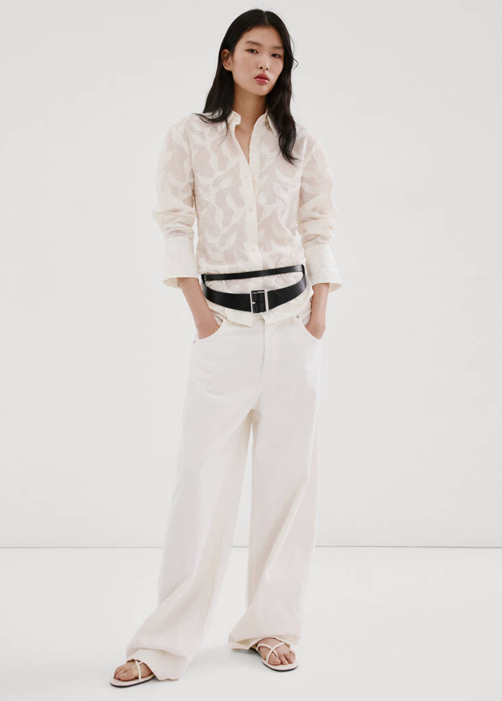 Floral embroidery blouse — Off White