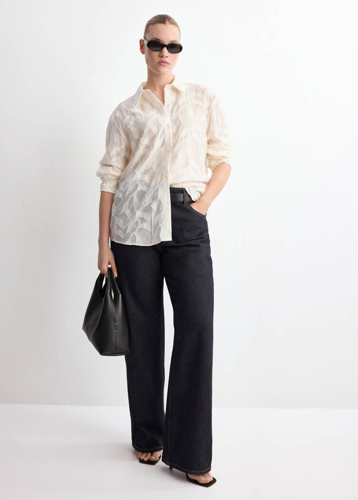 Floral embroidery blouse — Off White
