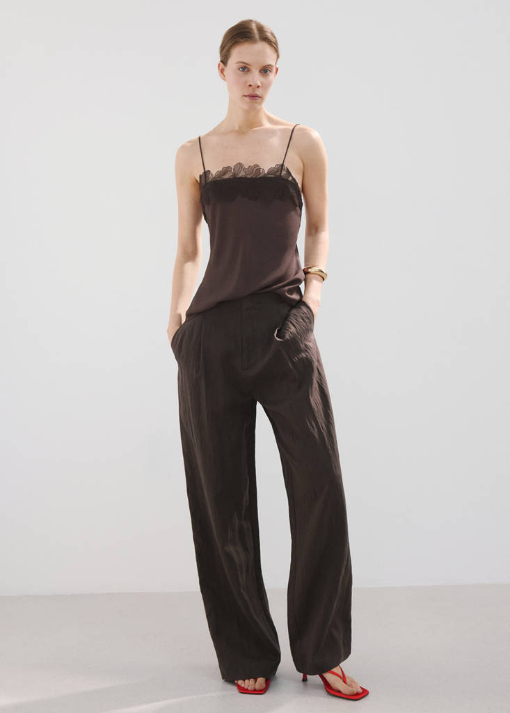Lace trim top — Chocolate