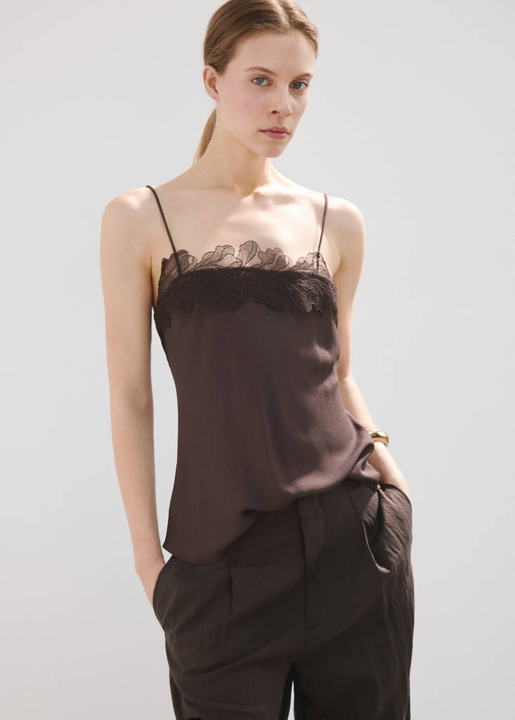 Lace trim top — Chocolate