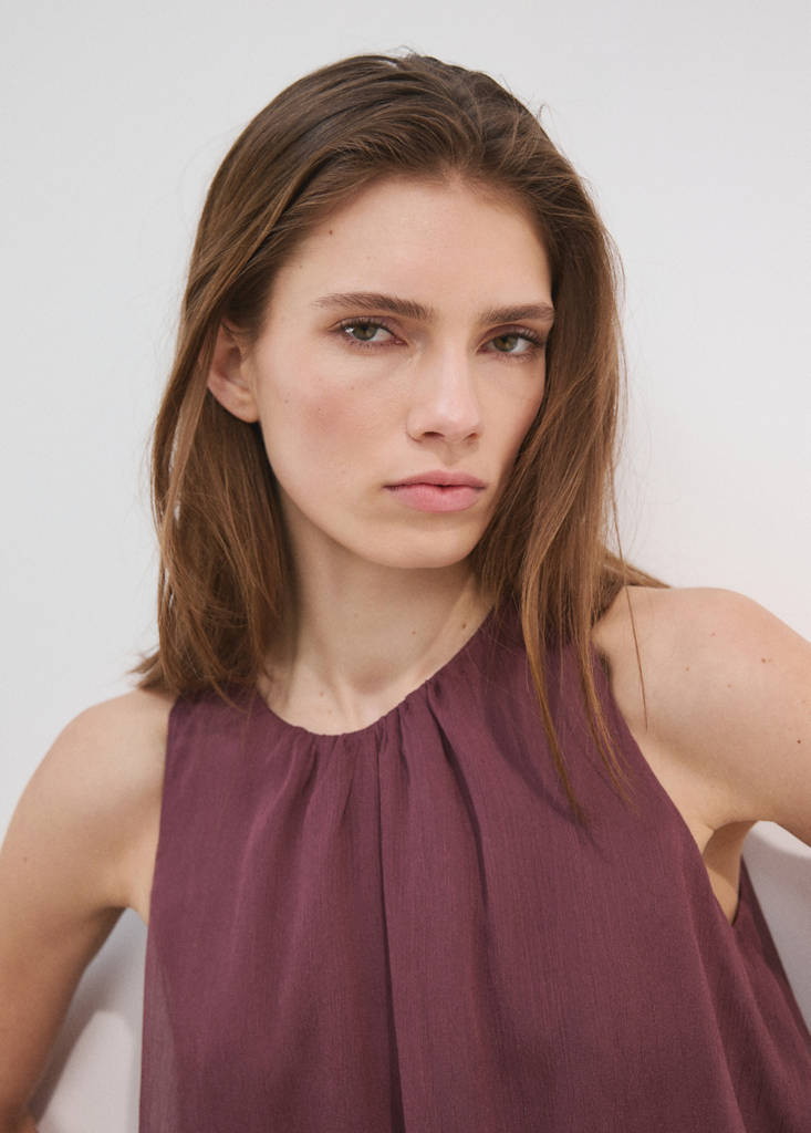 Short ruffled dress — Burgundy
